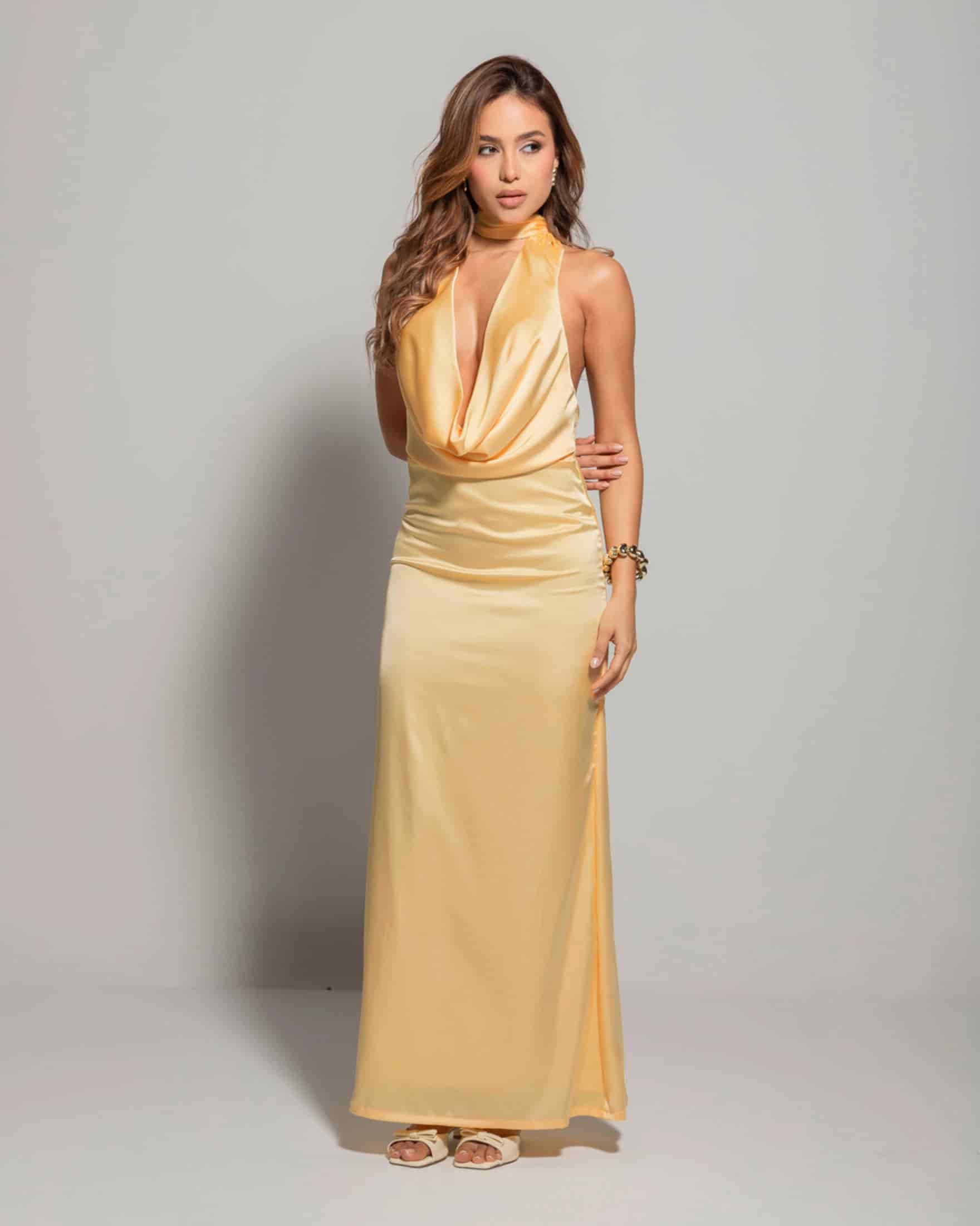 Vestido Largo Halter con Escote Profundo - miniatura 2