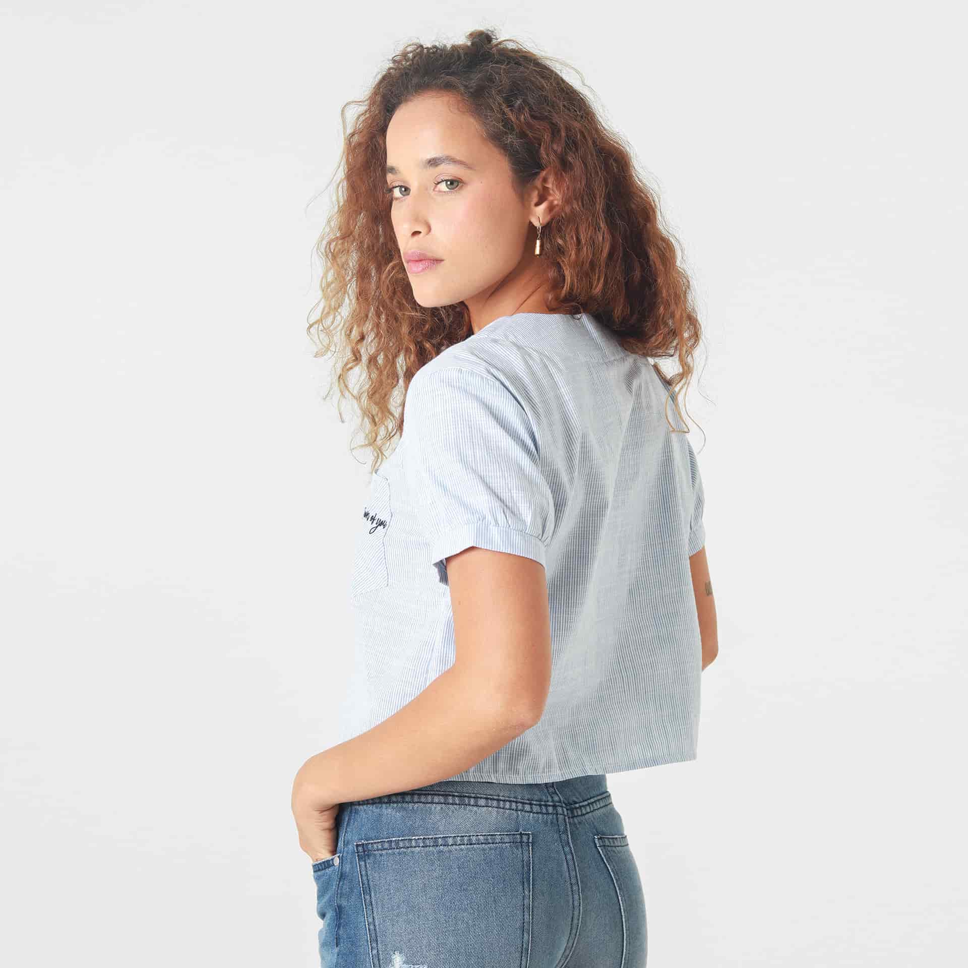 Blusa Crop Cuello V Manga Corta - miniatura 4