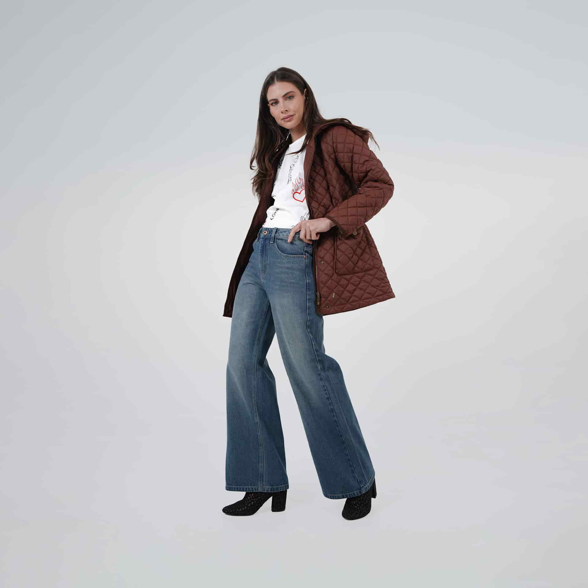 Chaqueta acolchada larga cuello alto con capucha y ajuste en cintura - miniatura 15