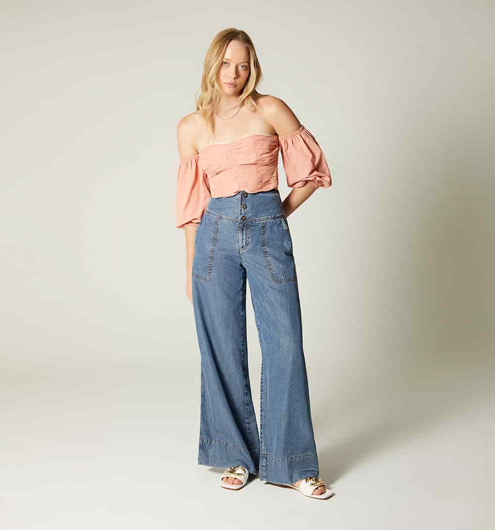 Blusa hombros descubiertos con amarre - miniatura 1
