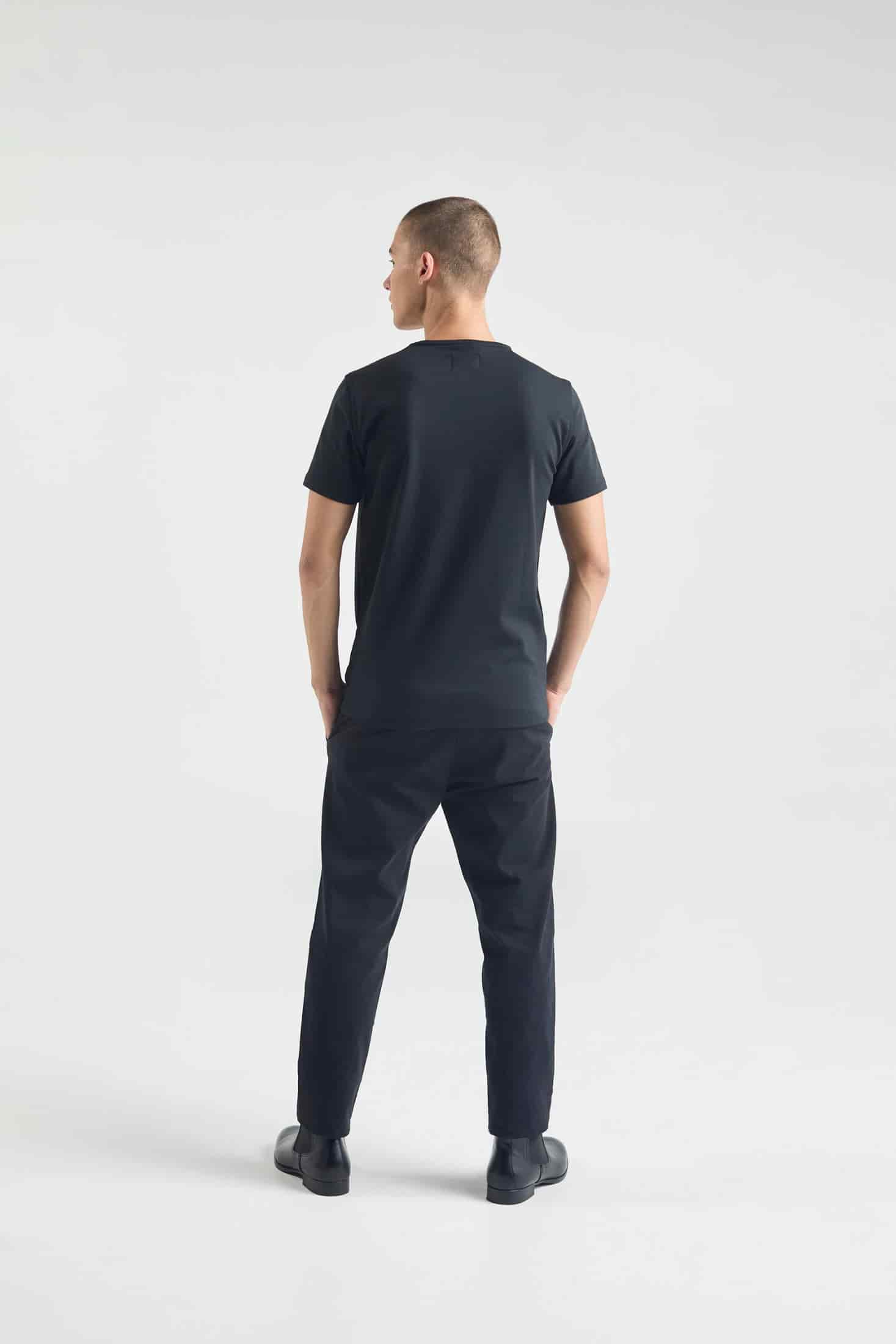 Camiseta Negra V2 - miniatura 3