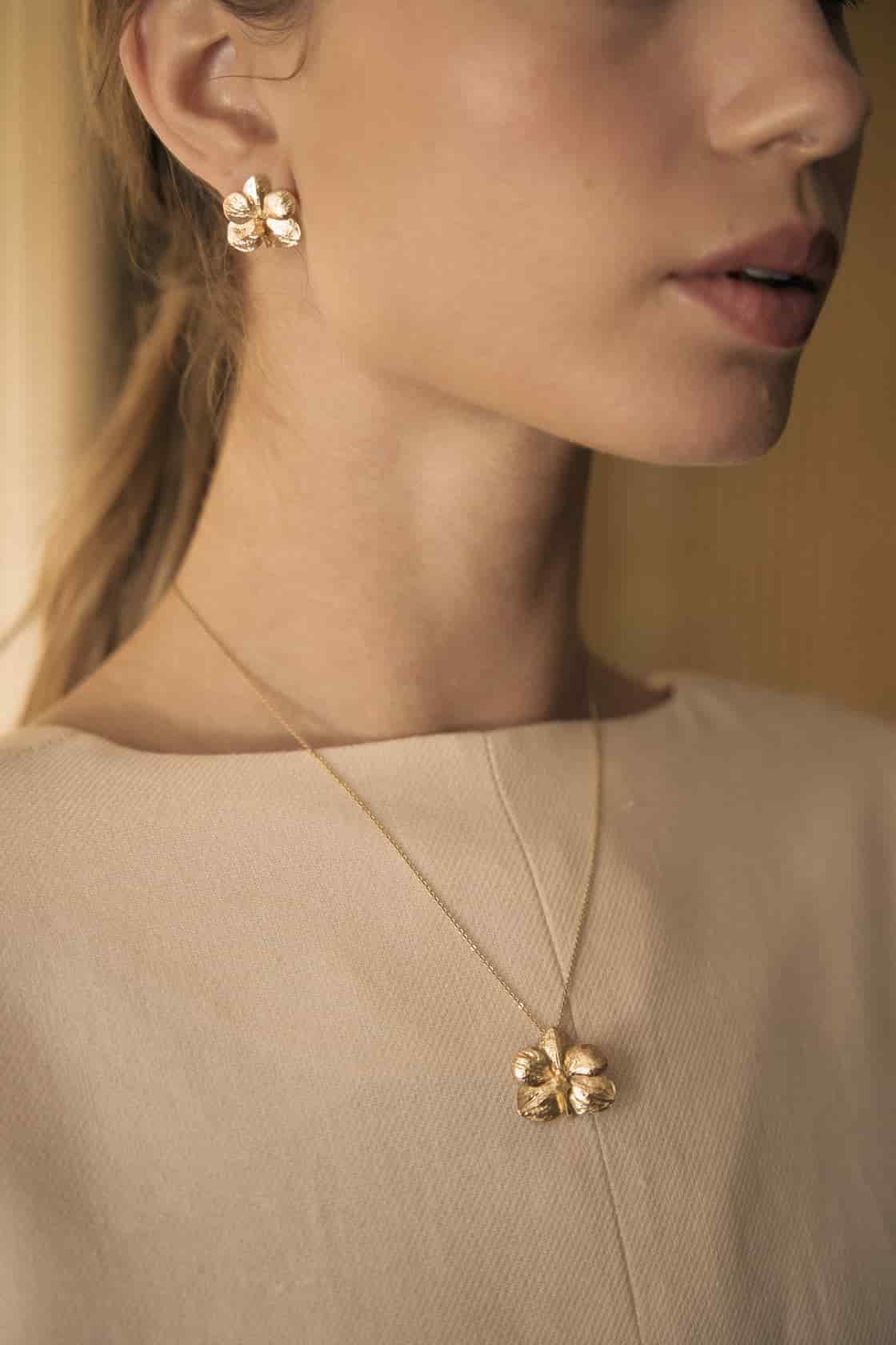 MINI VANDA ORCHID 18K NECKLACE - miniatura 4