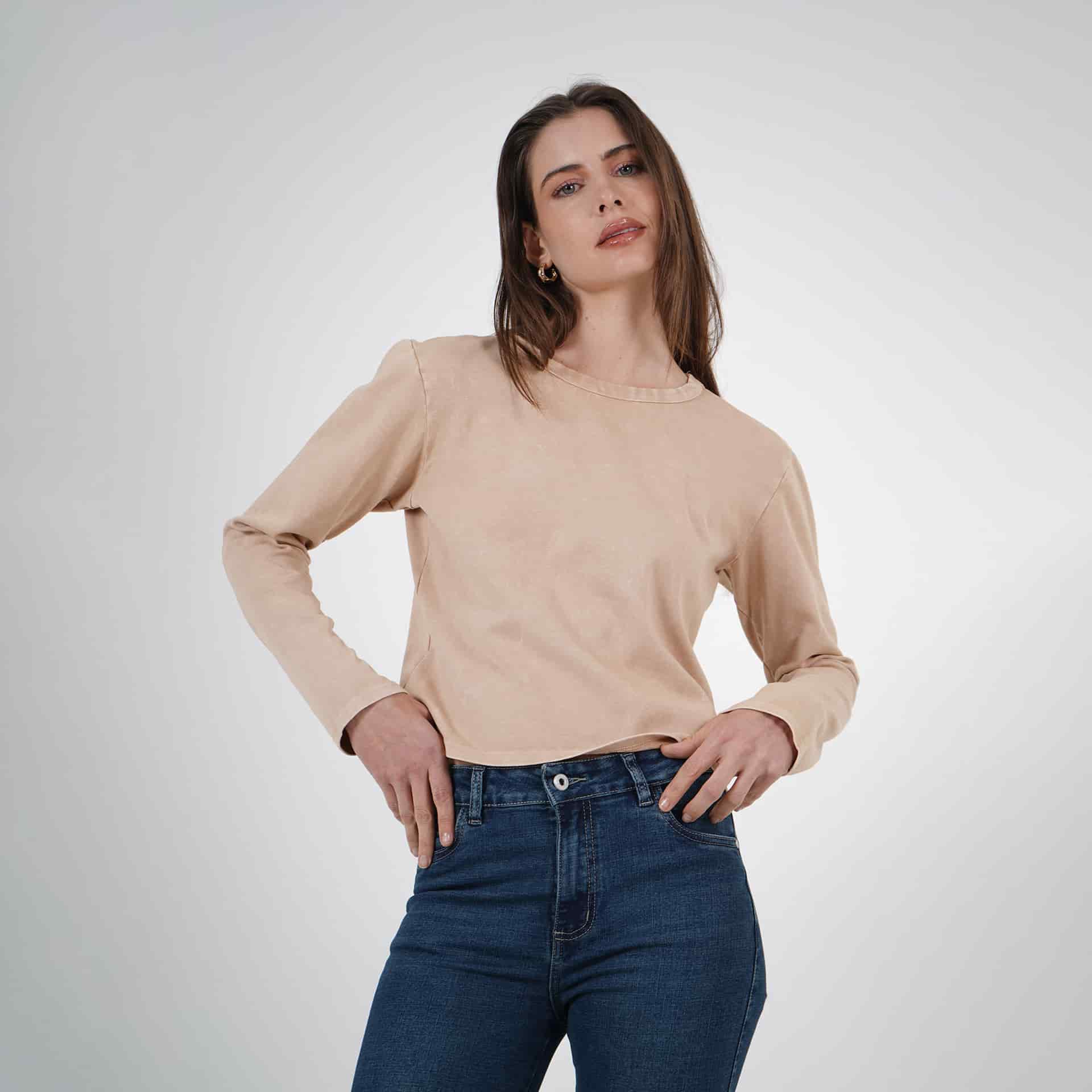 Camiseta crop cuello redondo manga larga y pinzas - miniatura 3