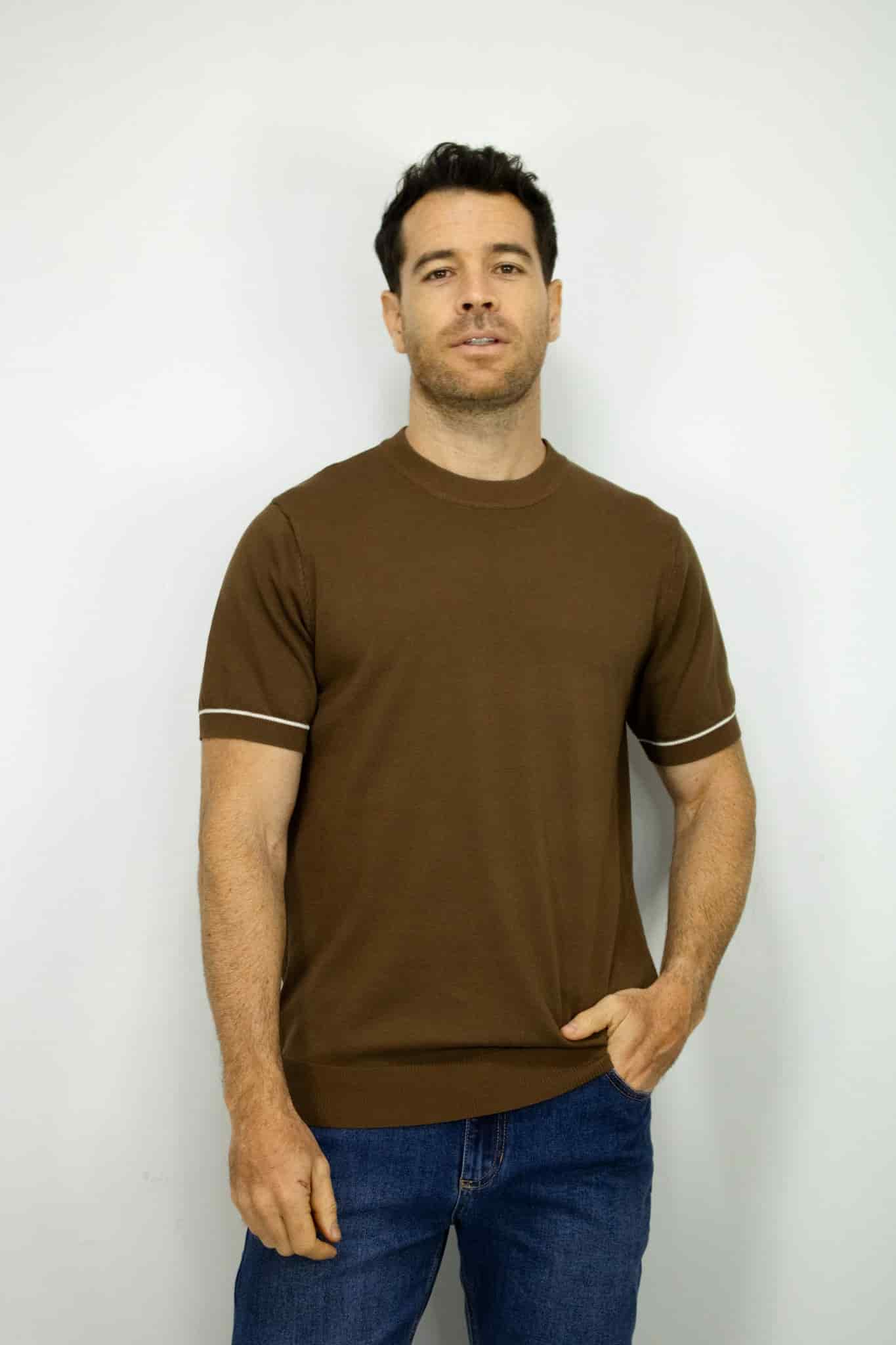 CAMISETA TEJIDA CAFE PARA HOMBRE - miniatura 1