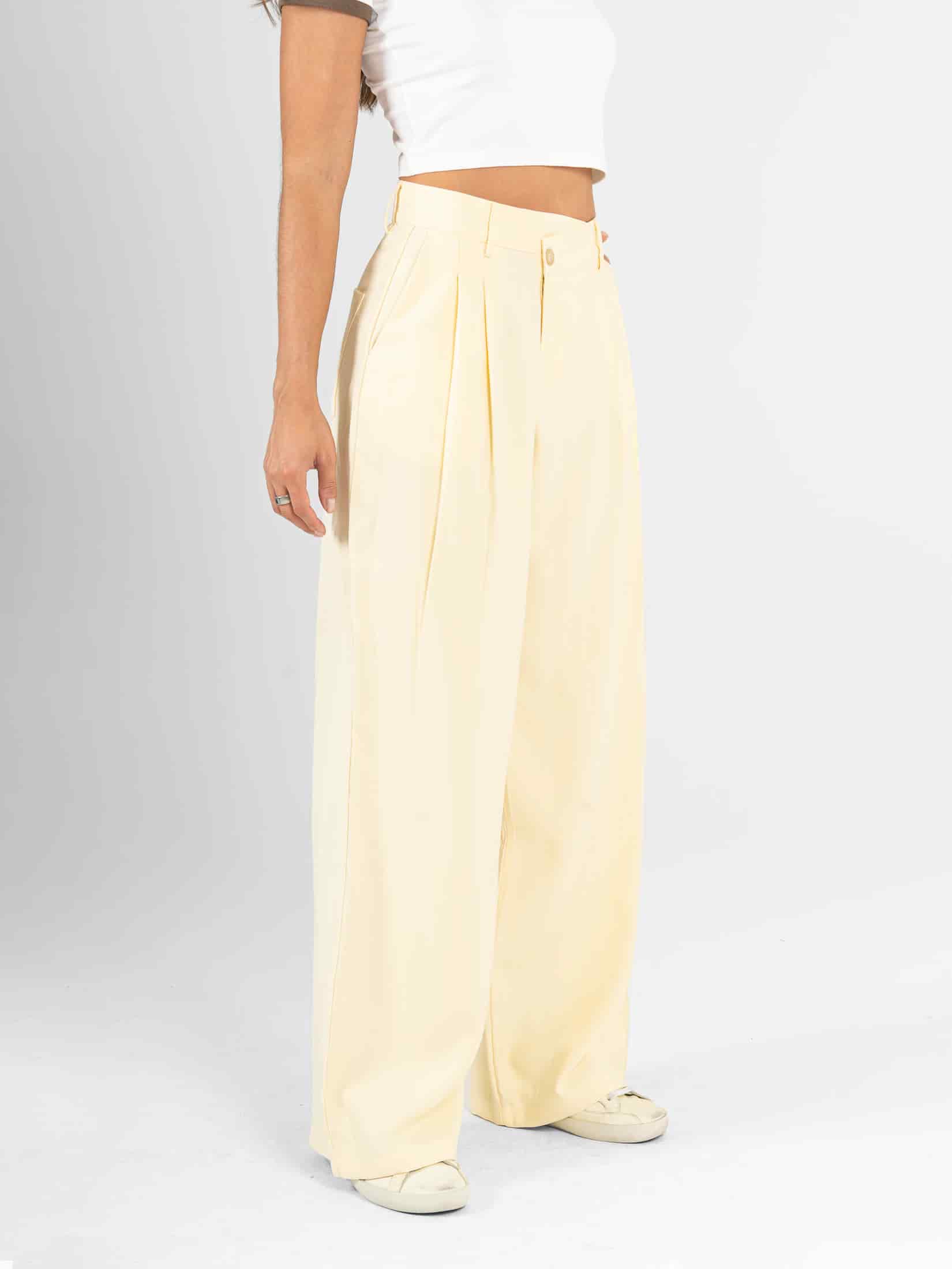 Ref: 0620581 Pantalón mom flare, tejido plano liviano, detalle en pretina, tiro alto, tono amarillo - miniatura 3