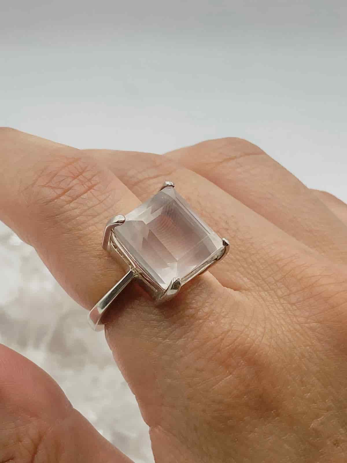 Anillo Cuarzo Rosa Cuadrado mediano - miniatura 2