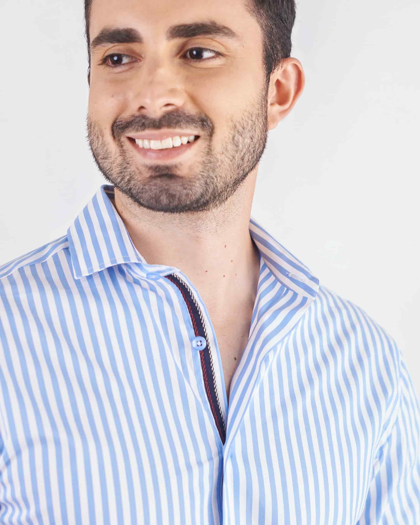 Camisa slim fit a rayas color azul claro - miniatura 3