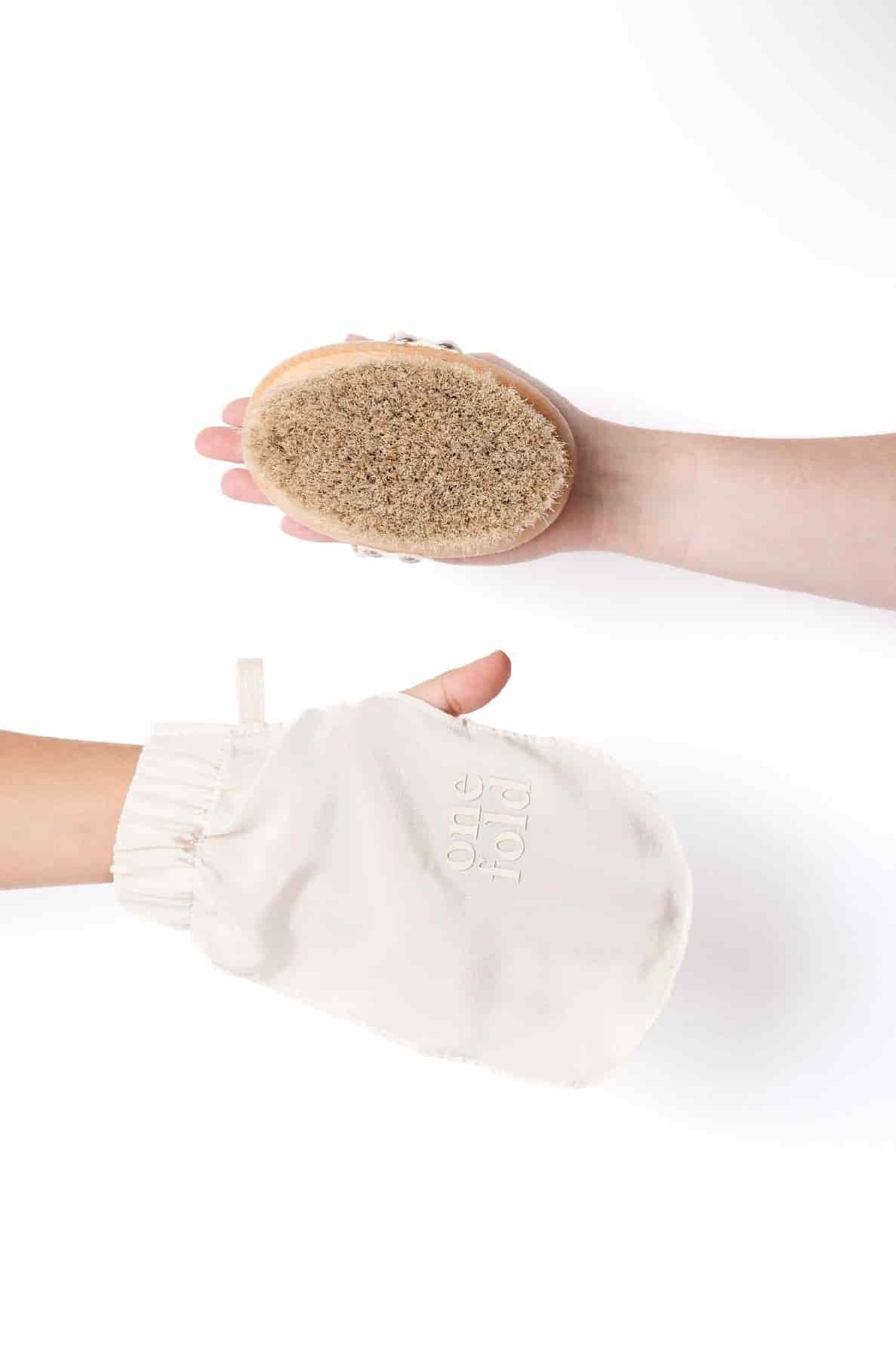 KIT EXFOLIACIÓN (Guante exfoliante + Cepillo en seco) - miniatura 2