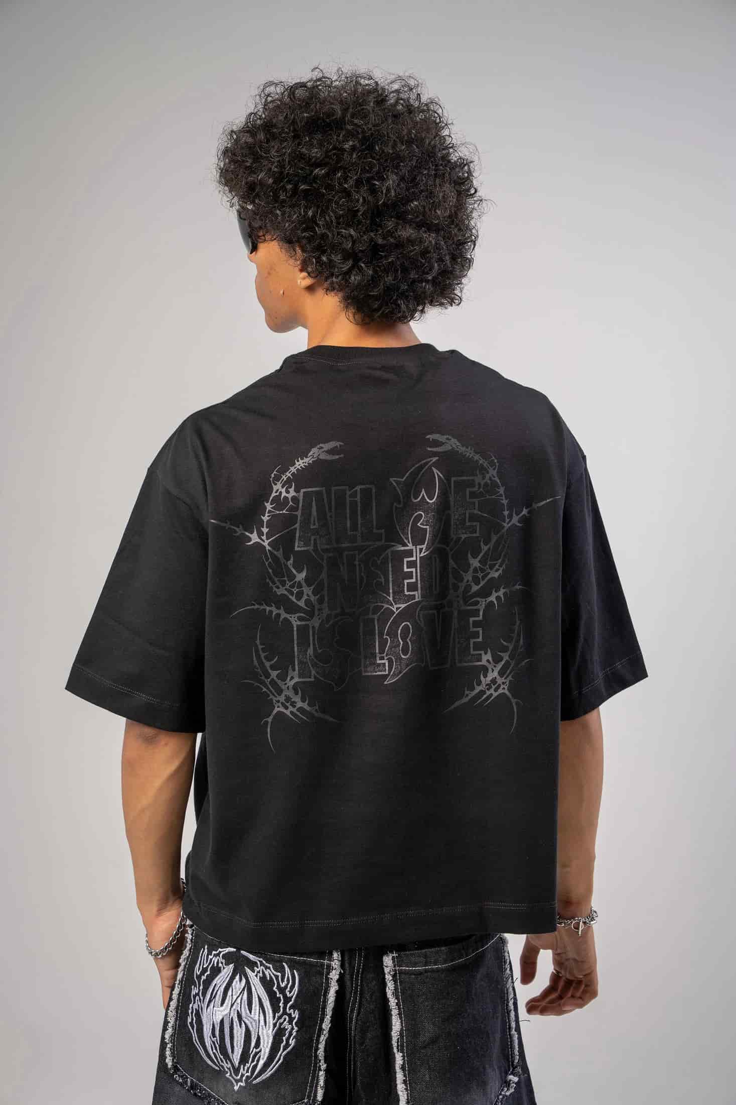Camiseta All We Need Is Love - miniatura 2