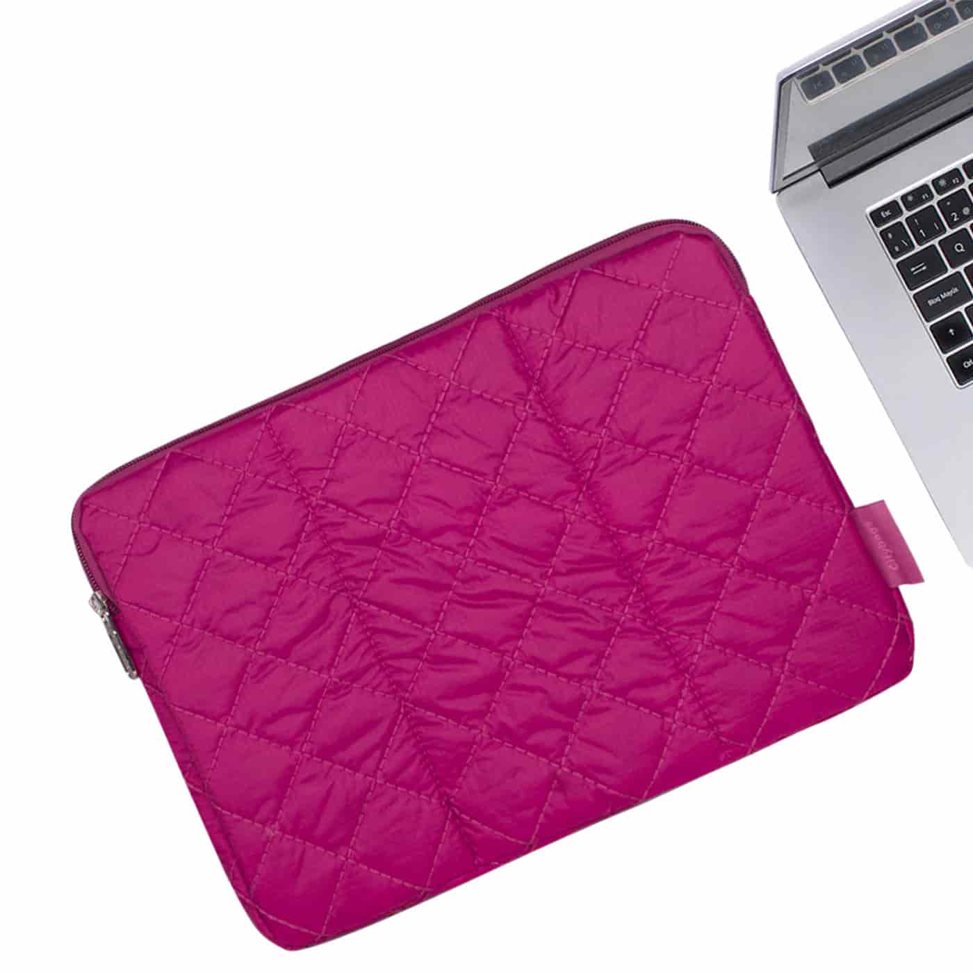 Estuche Laptop Pequeño Puffer Fucsia 33x23x2 - miniatura 3