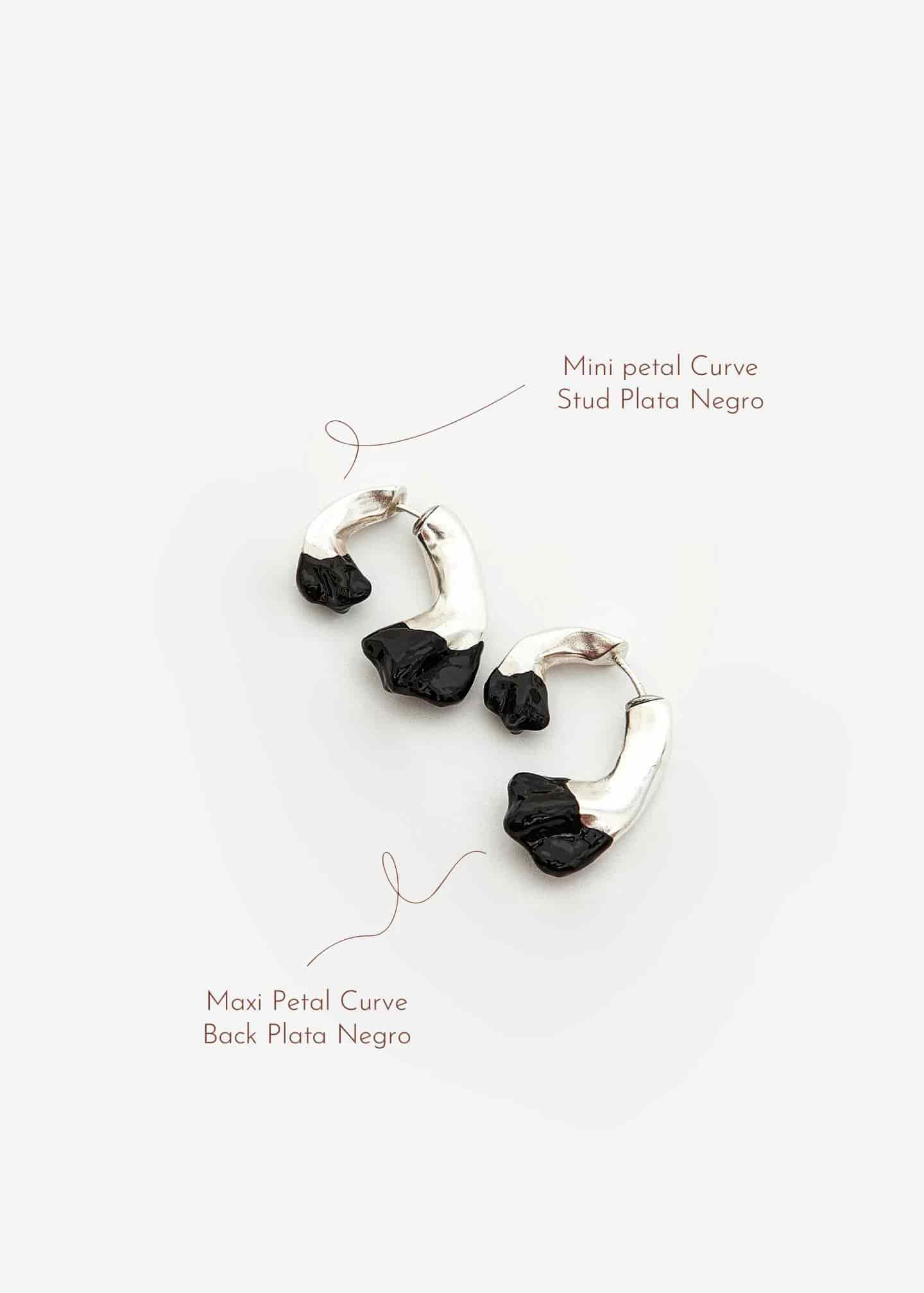 Mini Petal Curve Stud Plata Negro - miniatura 4