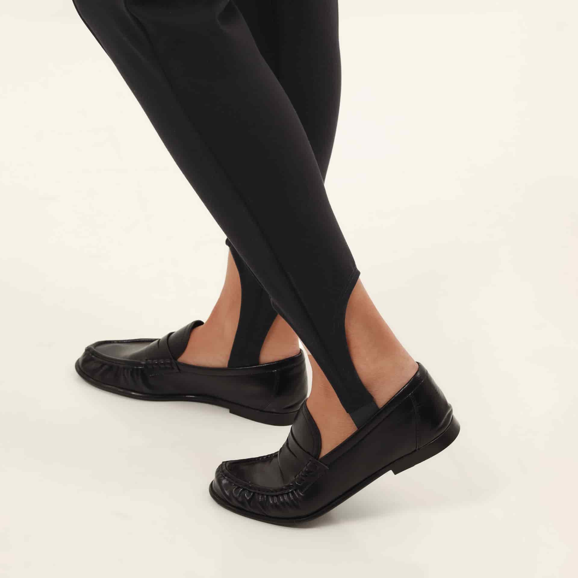 Pantalón con estribo tiro medio bota skinny - miniatura 2