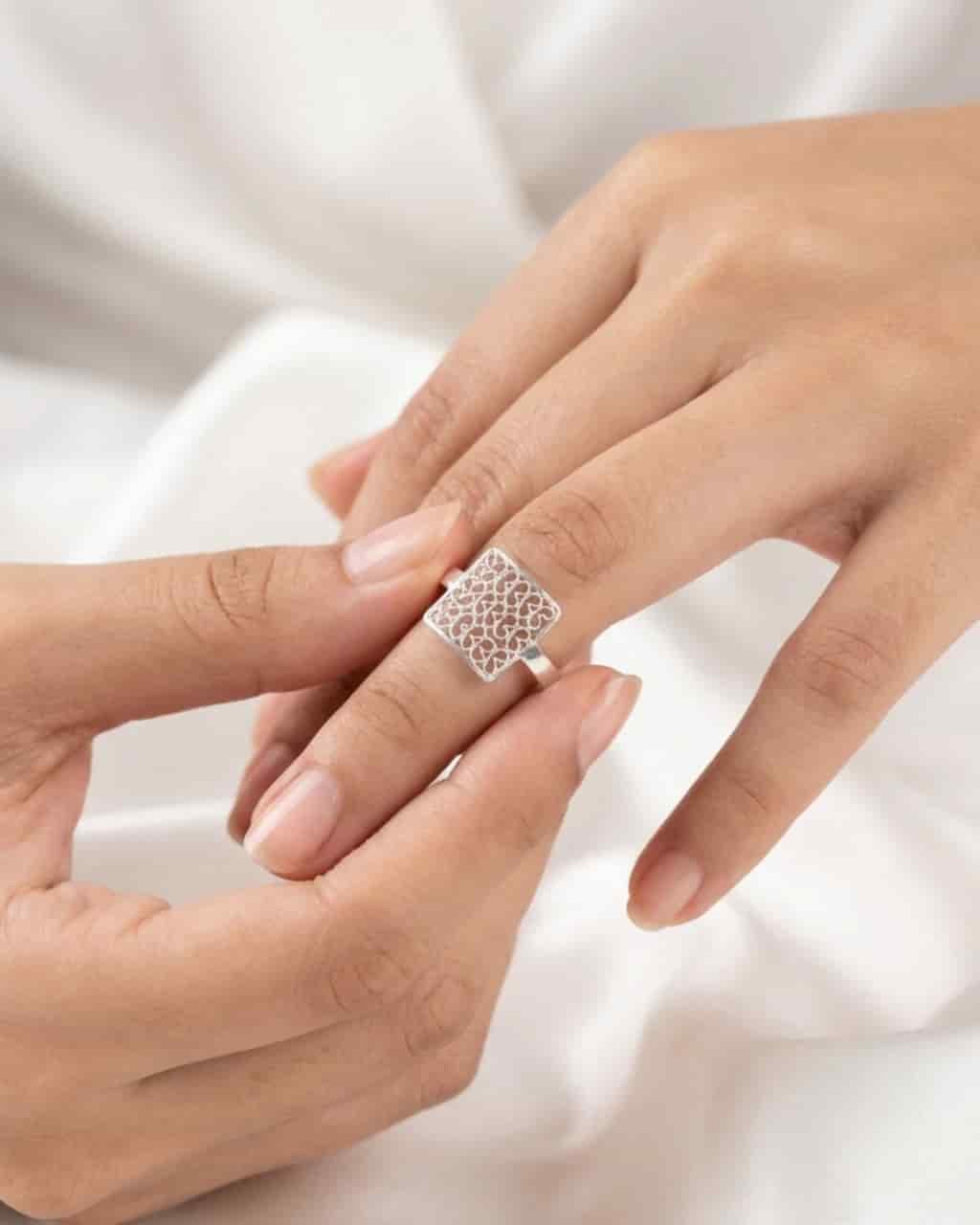 Anillo Cuadrado en Plata Filigrana - miniatura 3