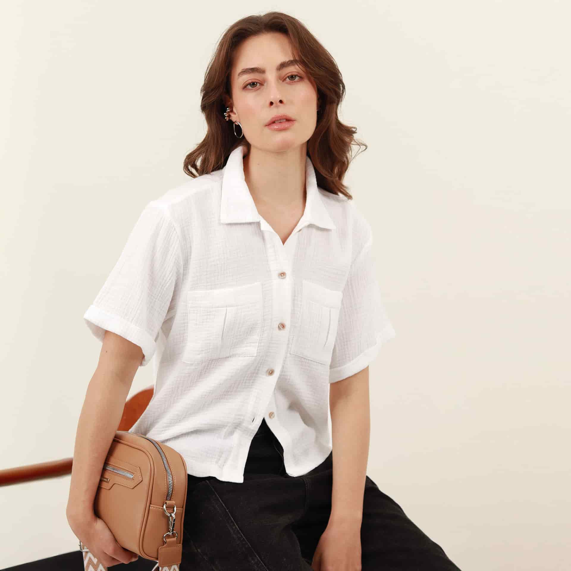 Blusa abierta cuello sport manga corta con bolsillos - miniatura 8