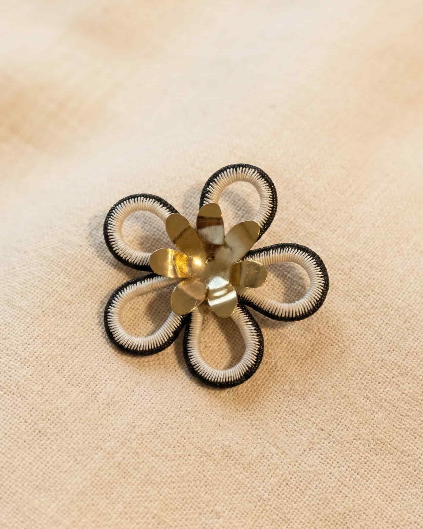 Azalea Brooch - miniatura 2