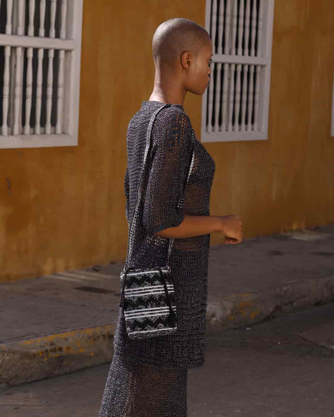 T-Shirt Crochet Dress Ipapüle Black - miniatura 4