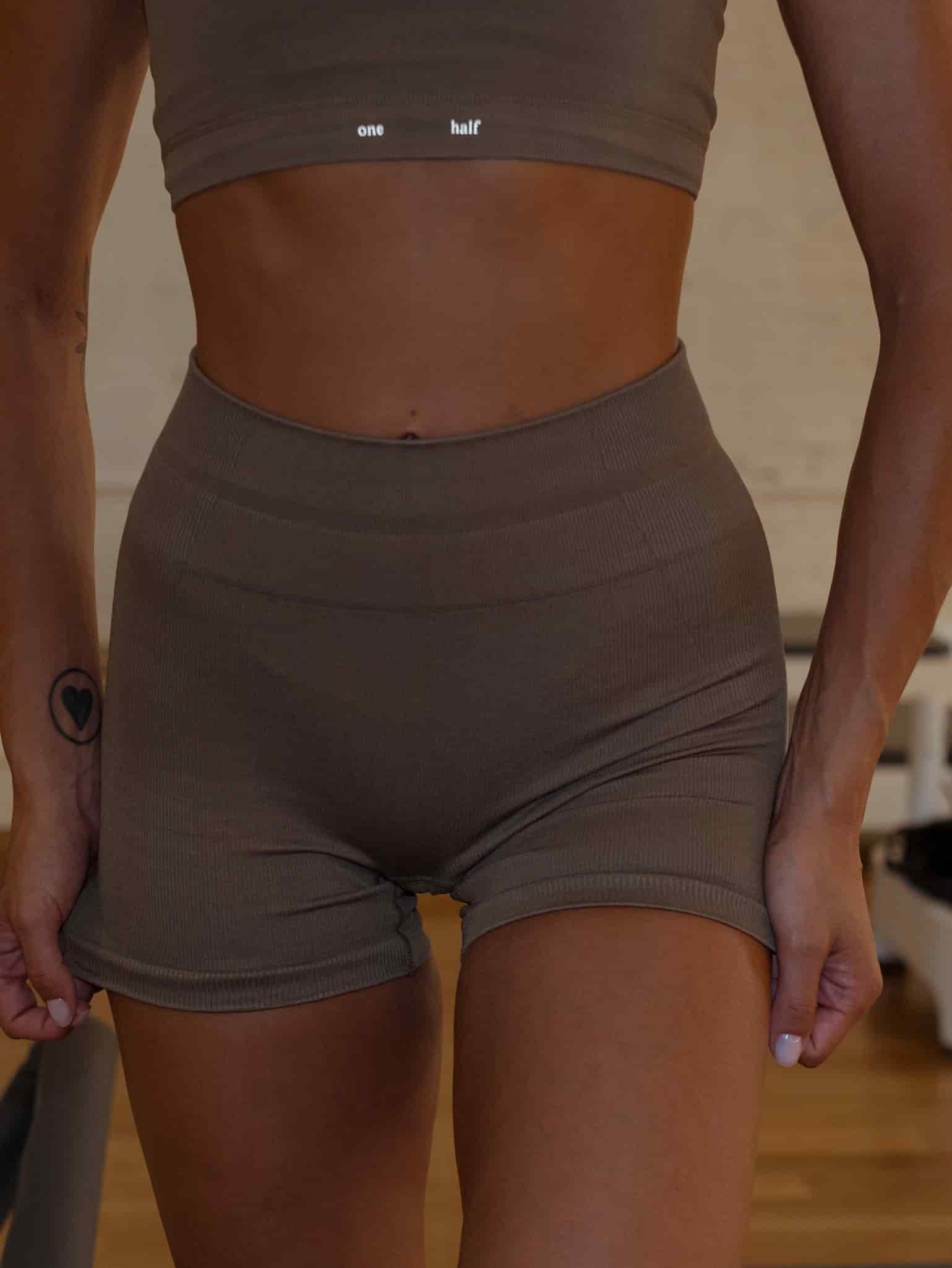 FORM SEAMLESS MINI SHORT - TAUPE - miniatura 4