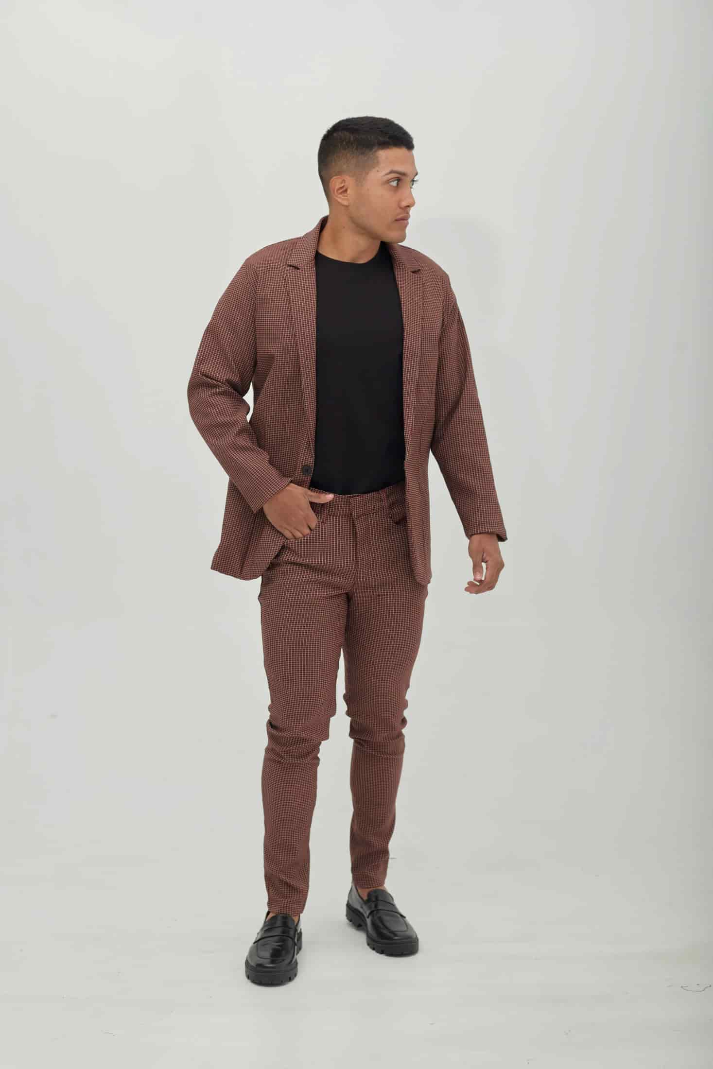 Traje Clásico Essential Vinotinto - miniatura 1