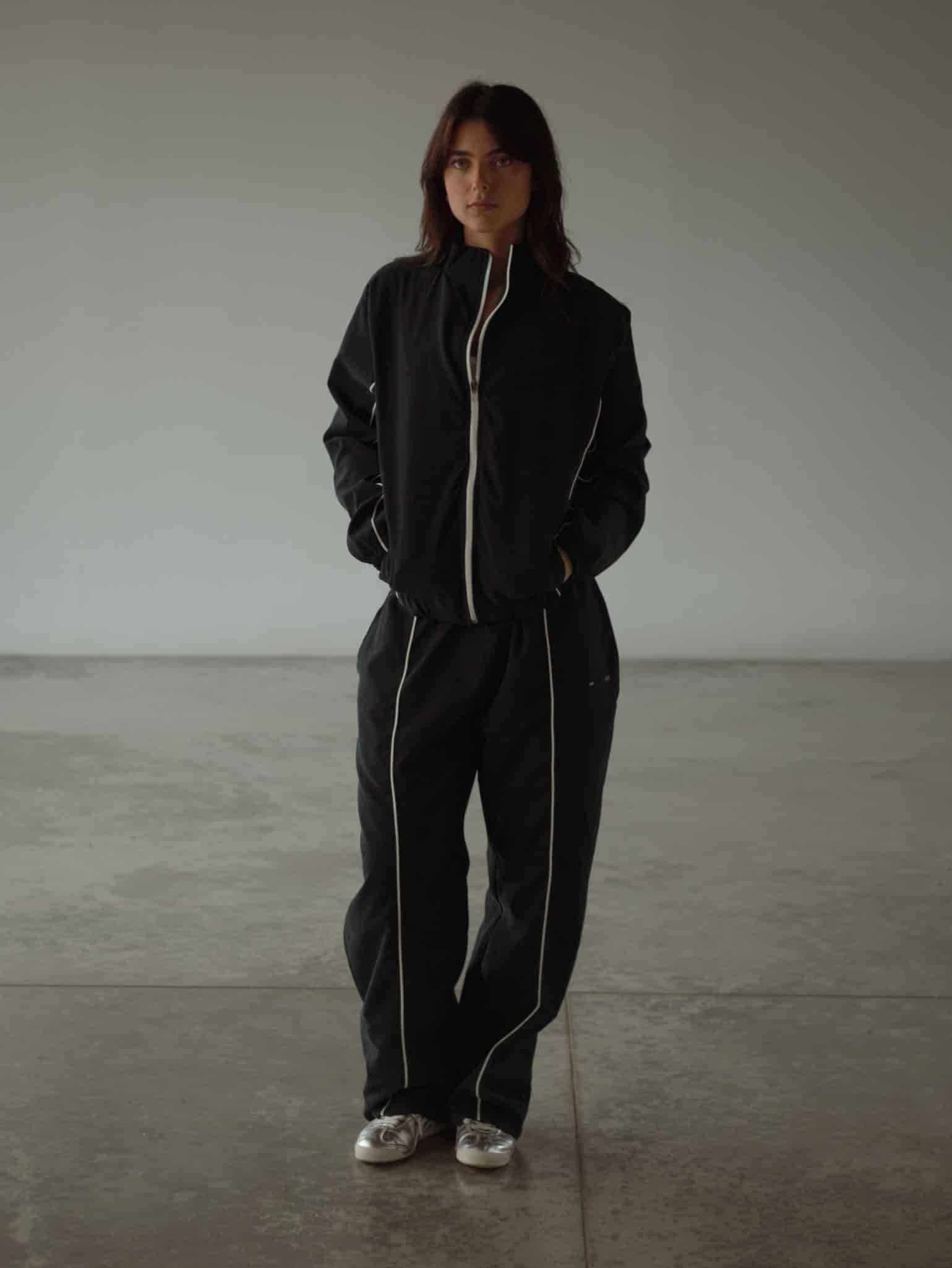 RETRO WINDBREAKER - BLACK - miniatura 5
