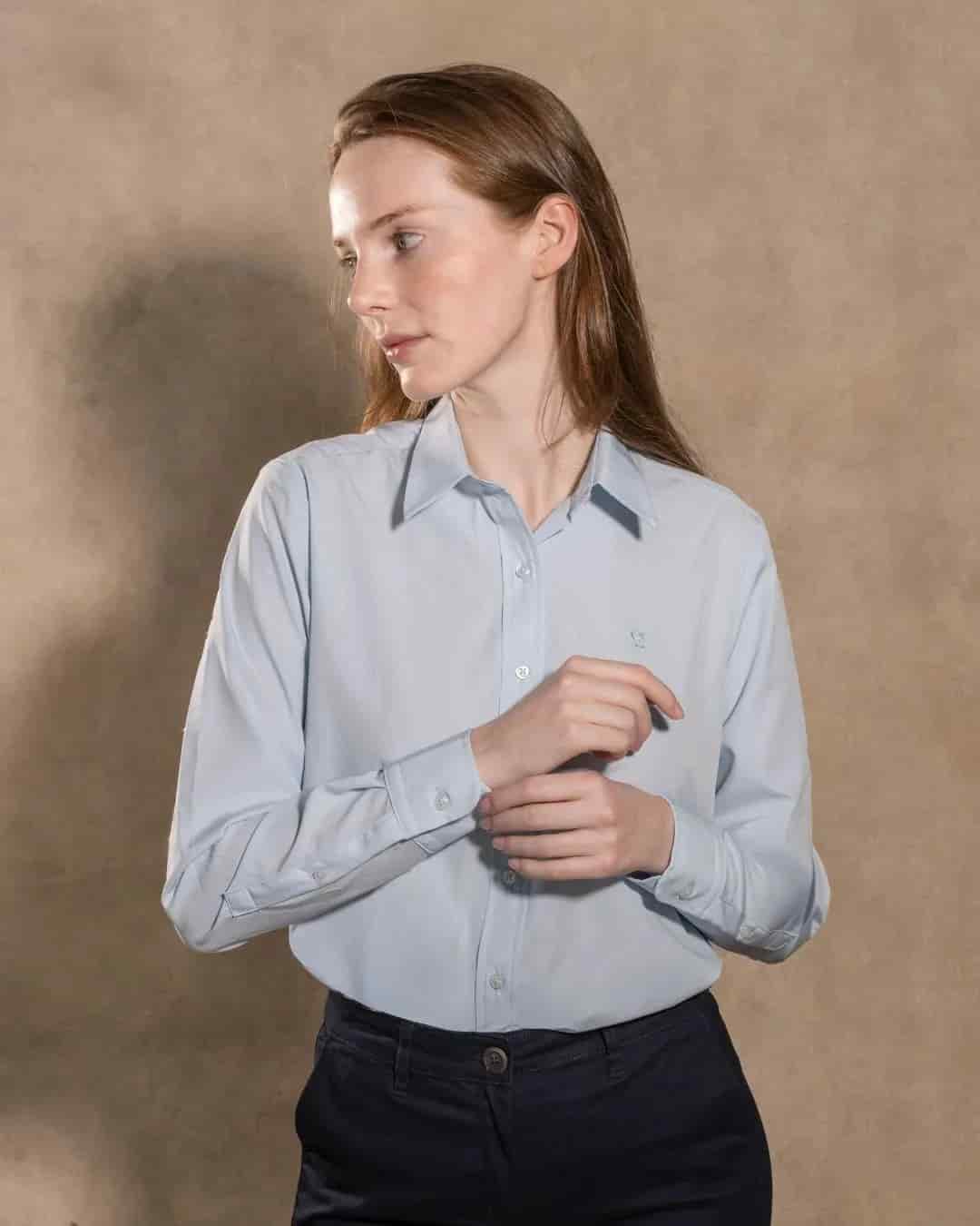 Camisa Performance Antiarrugas De Mujer Azul Claro - miniatura 3