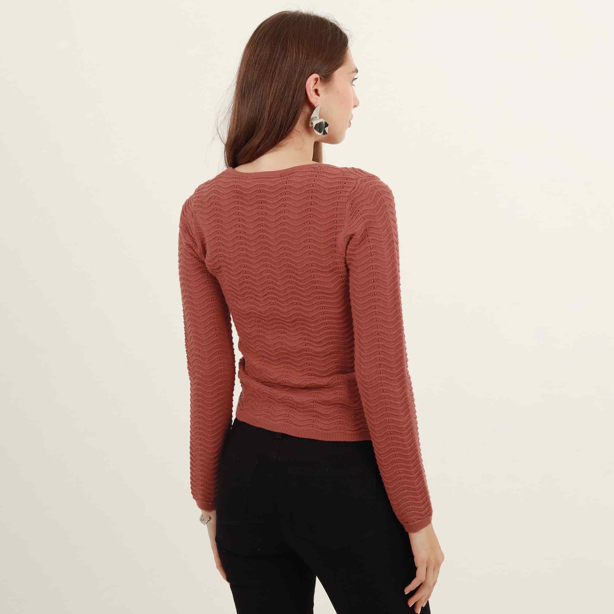 Sweater con textura cuello en u manga larga con botón - miniatura 10