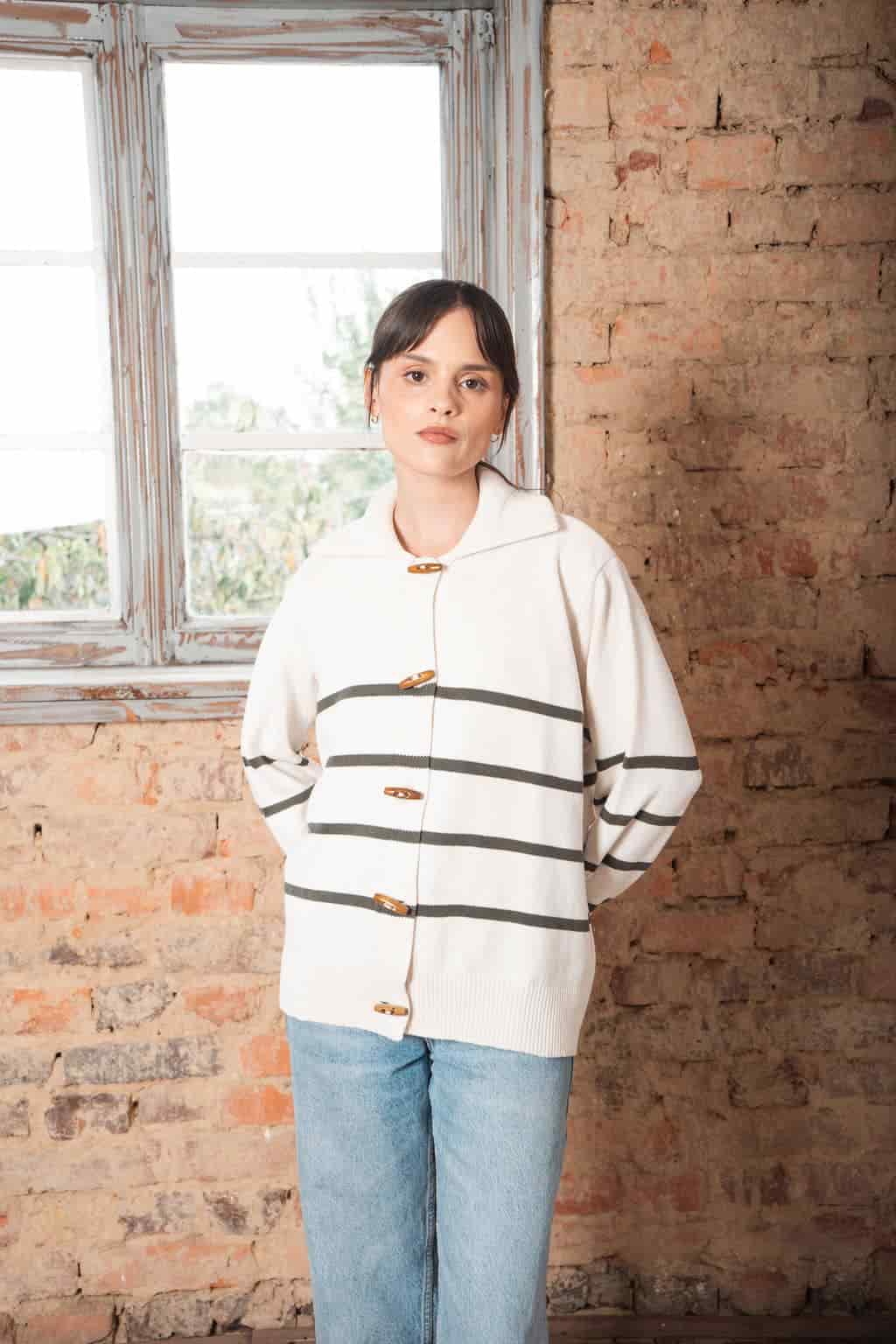 sweater botones madera crudo - miniatura 5