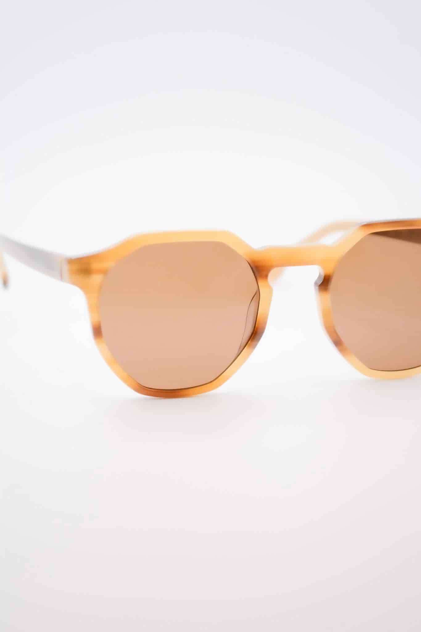 gafas de sol three almendra - miniatura 4