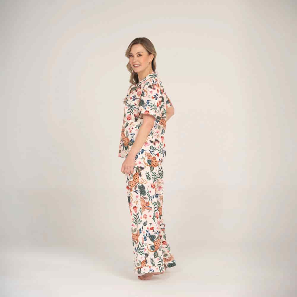 Conjunto de Pijama Pantalón Largo con Estampado Selvática. - miniatura 2