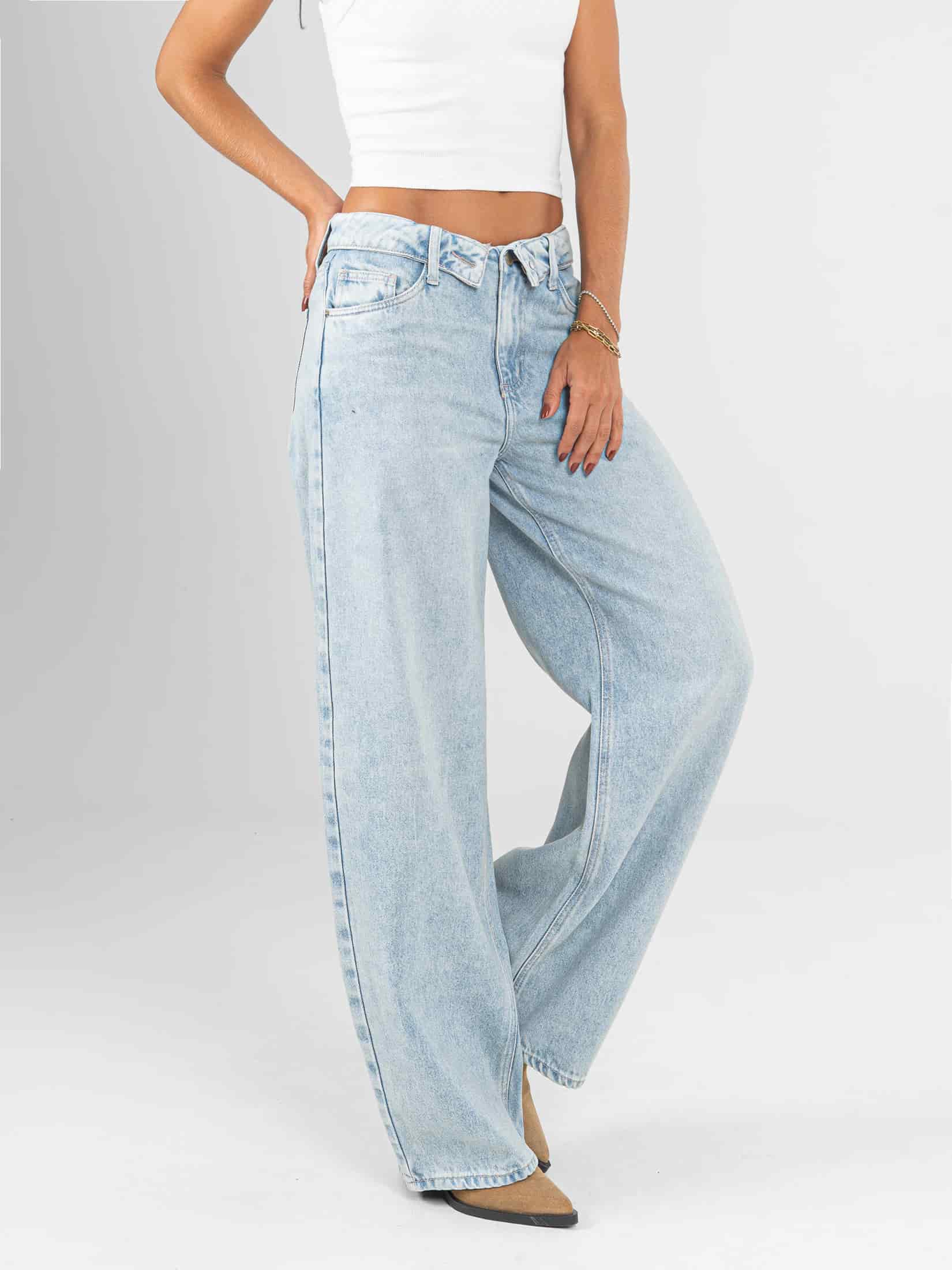 Ref: 066329 Jean wide leg, rígido, tiro medio, detalle en pretina, tono azul claro. - miniatura 4