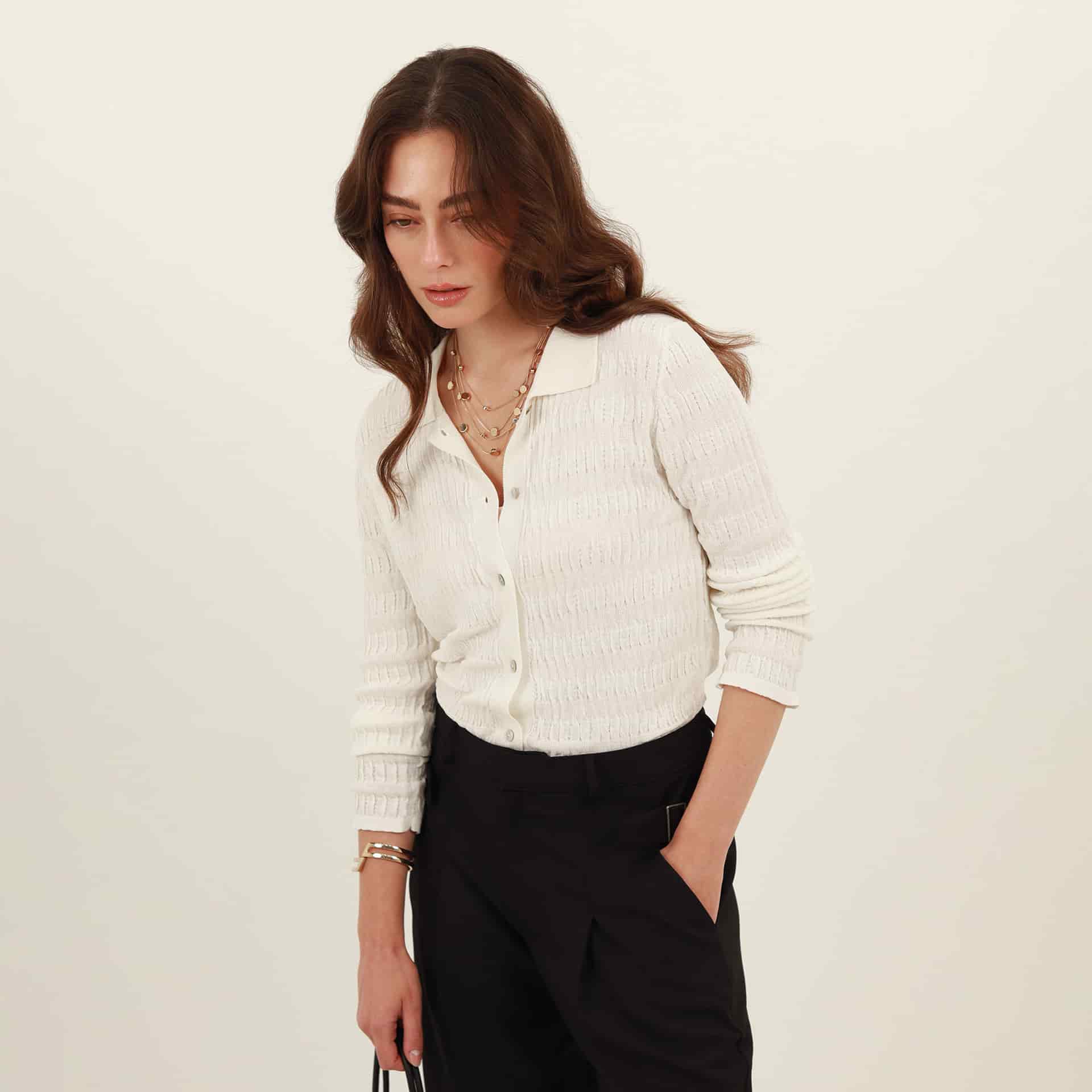 Sweater cárdigan corto cuello camisero con textura - miniatura 5