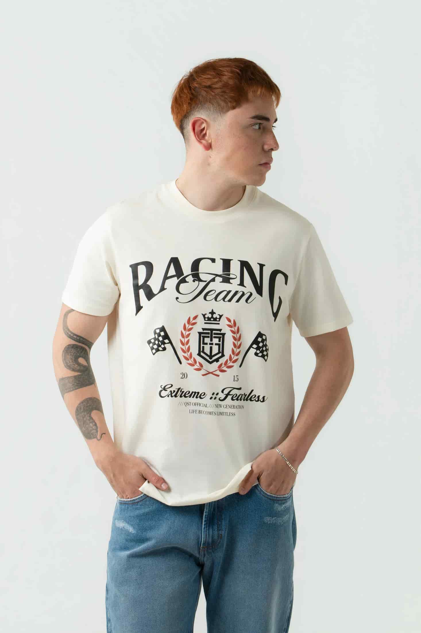 CAMISETA ESPECIAL ESTAMPADO LOCALIZADO COLOR IVORY - miniatura 2