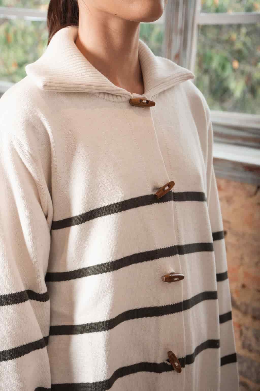 sweater botones madera crudo - miniatura 2