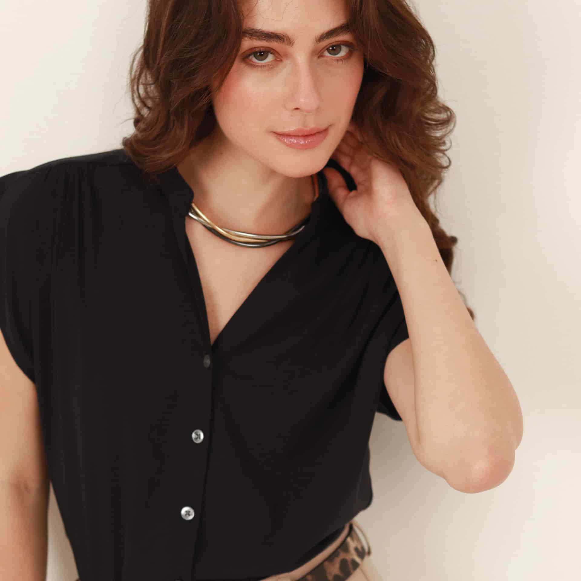 Blusa abierta cuello nerú manga sisa rodada - miniatura 12