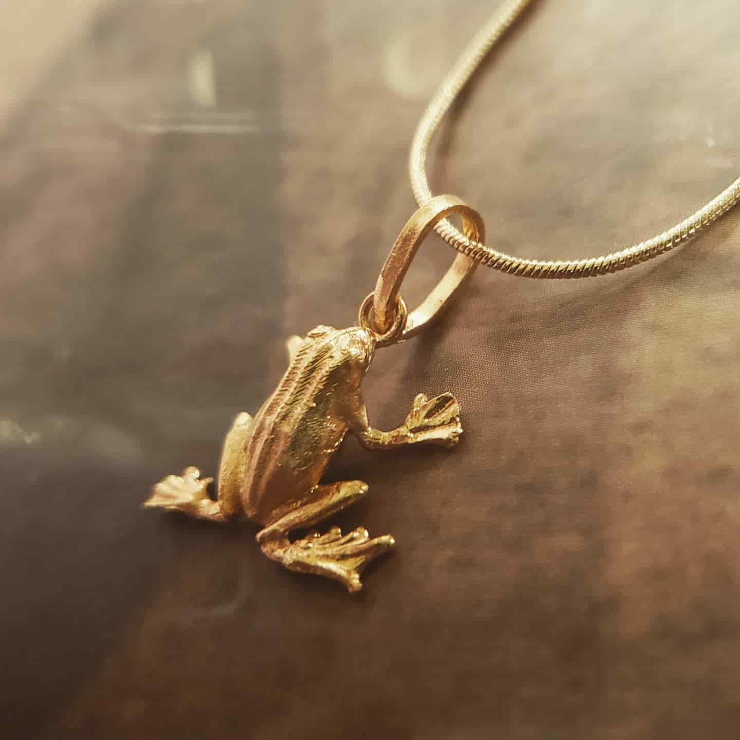 Cadena con rana pequeña - miniatura 3