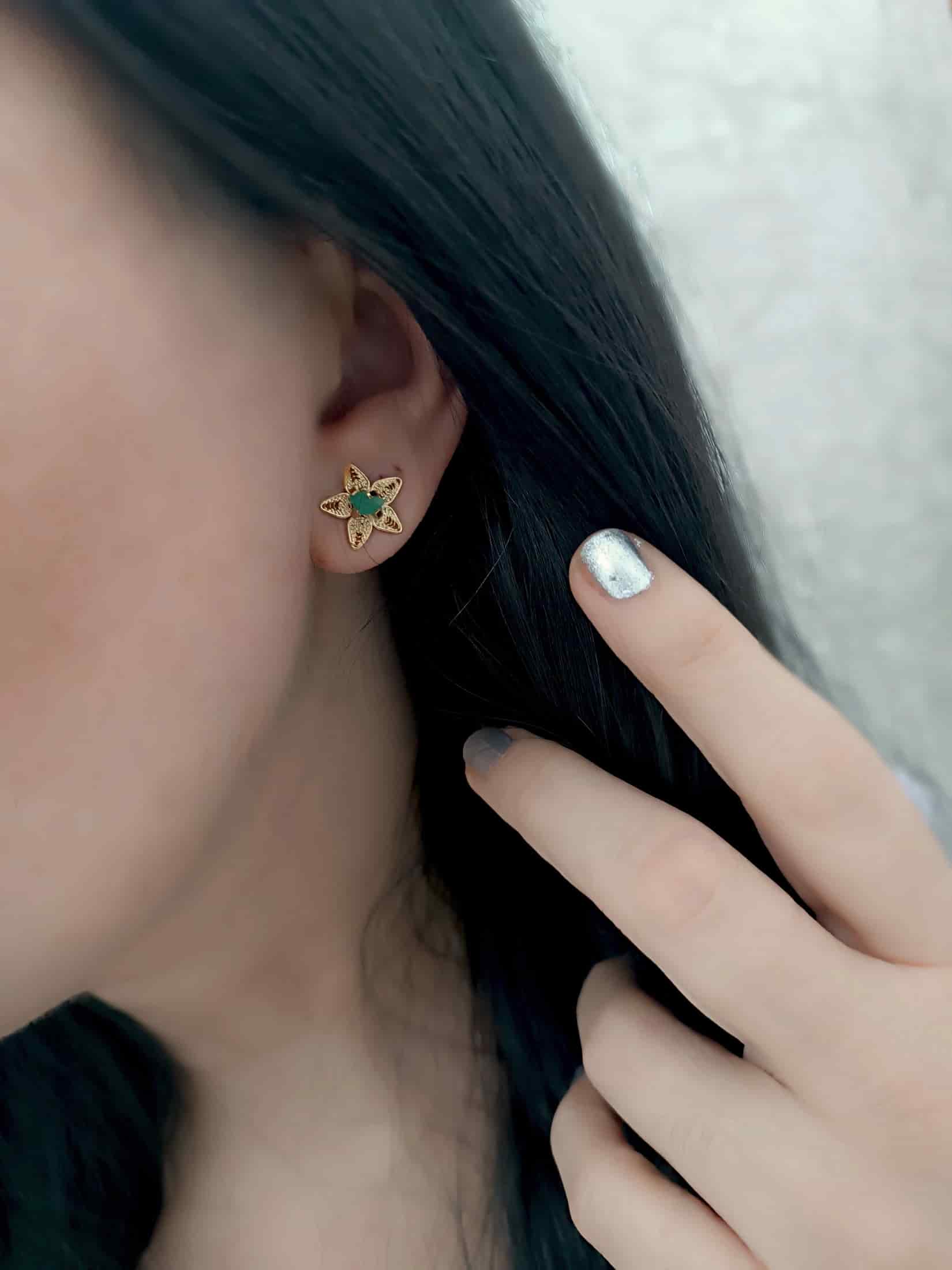 Aretes mini filigrana  y esmeralda estrellita - miniatura 5
