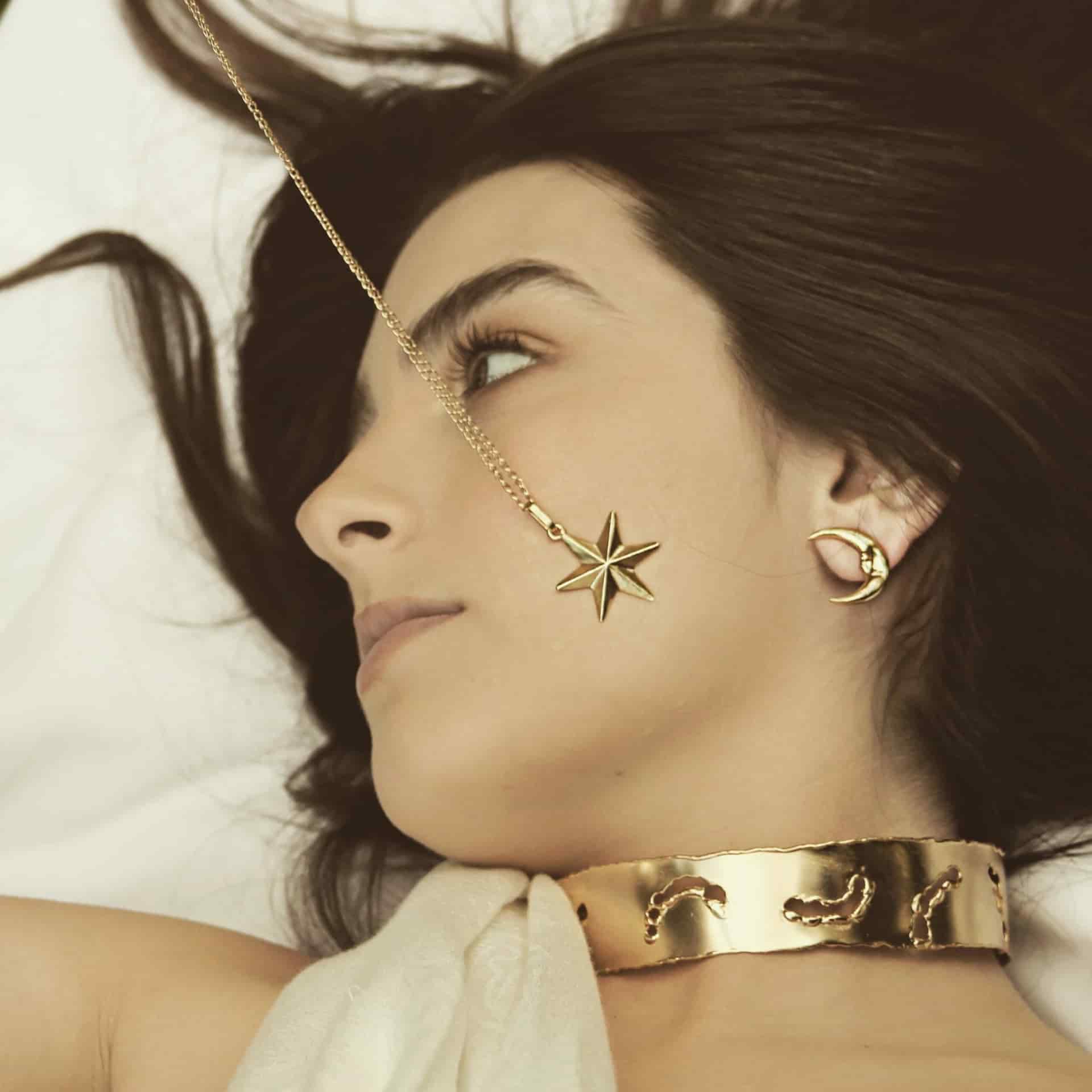 Cadena con estrella grande - miniatura 3