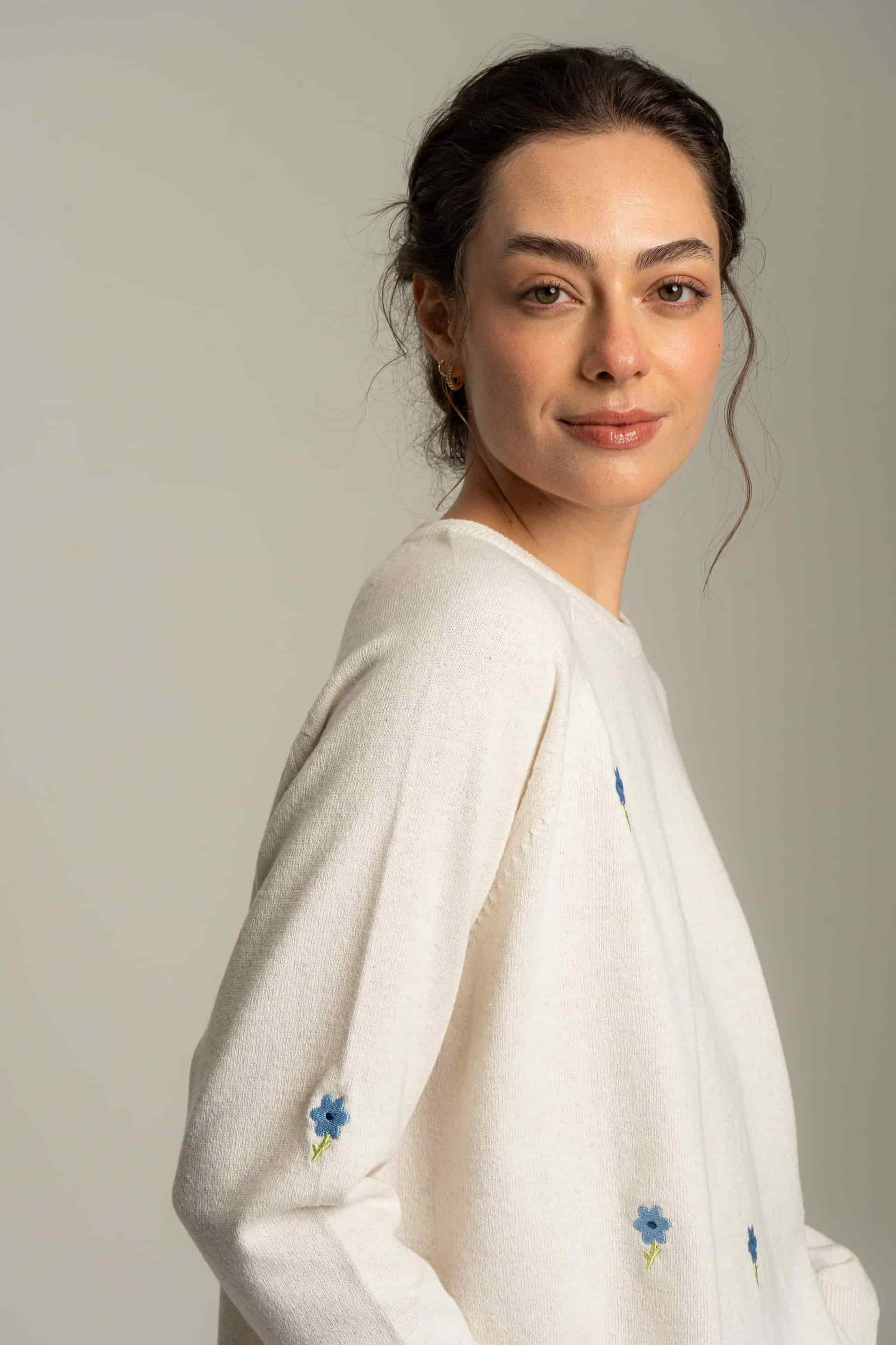 Sweater flores bordadas - crudo - miniatura 5