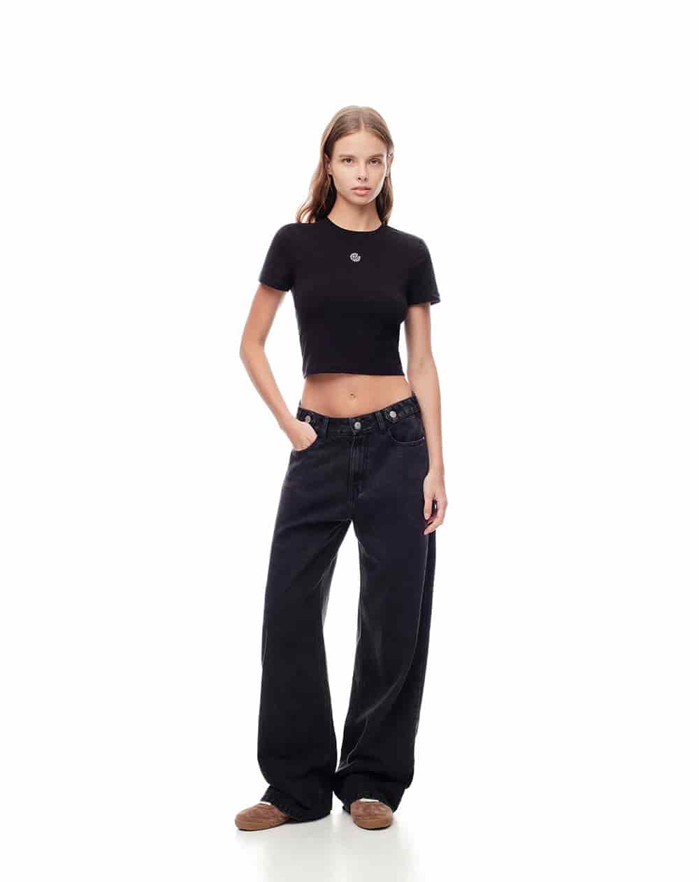 Camiseta crop slim algodón negra bordado mujer - miniatura 4