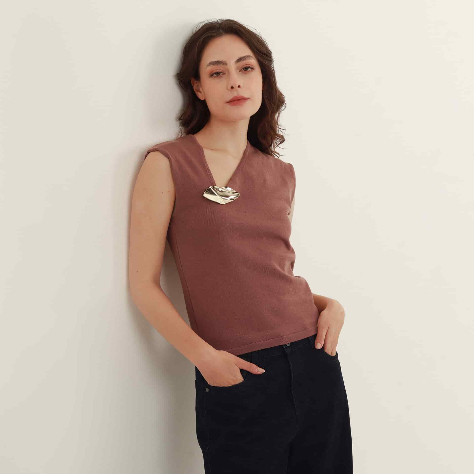 Blusa tejida cuello asimétrico manga sisa - miniatura 8