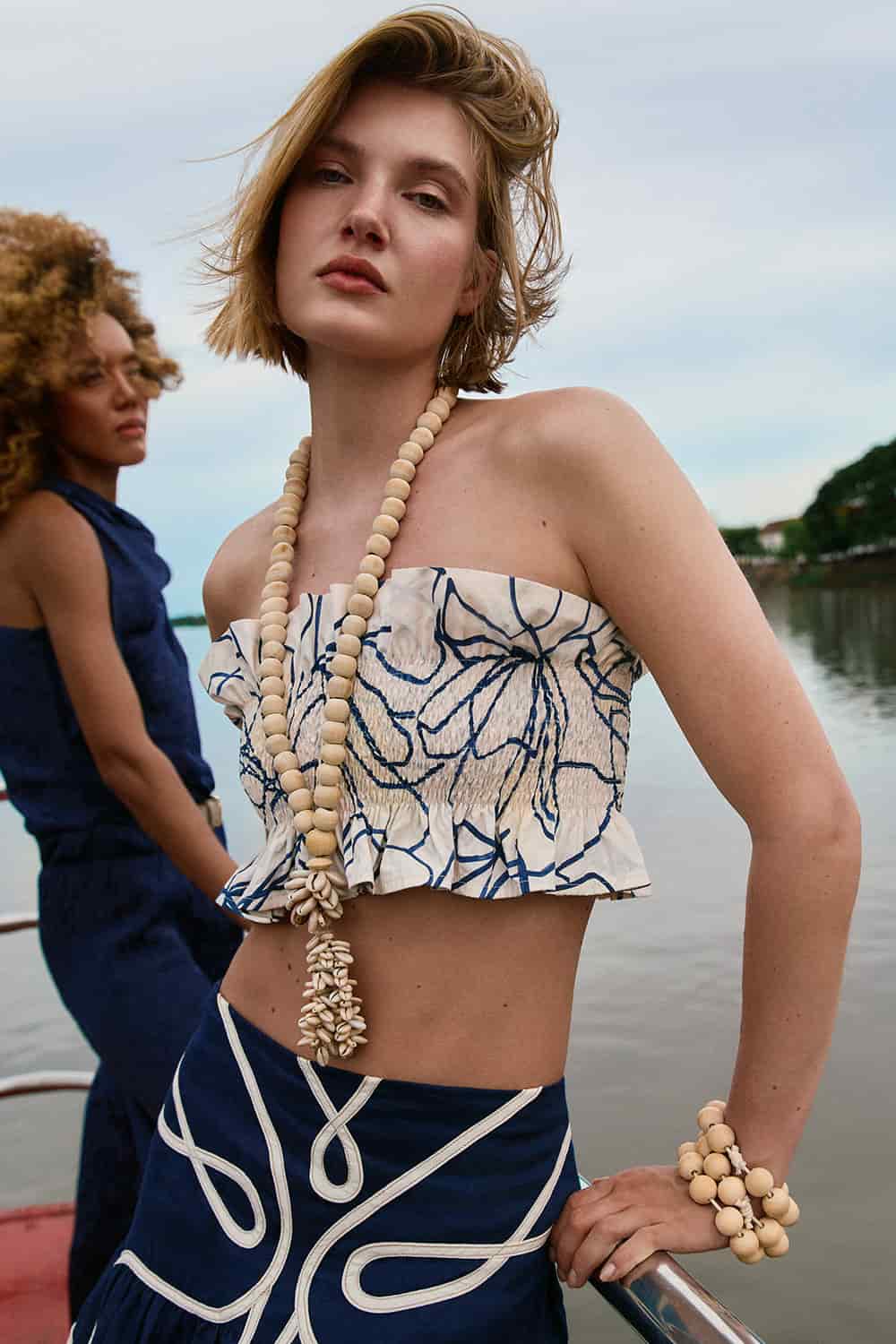 Crop top caracola ivory navy - miniatura 1