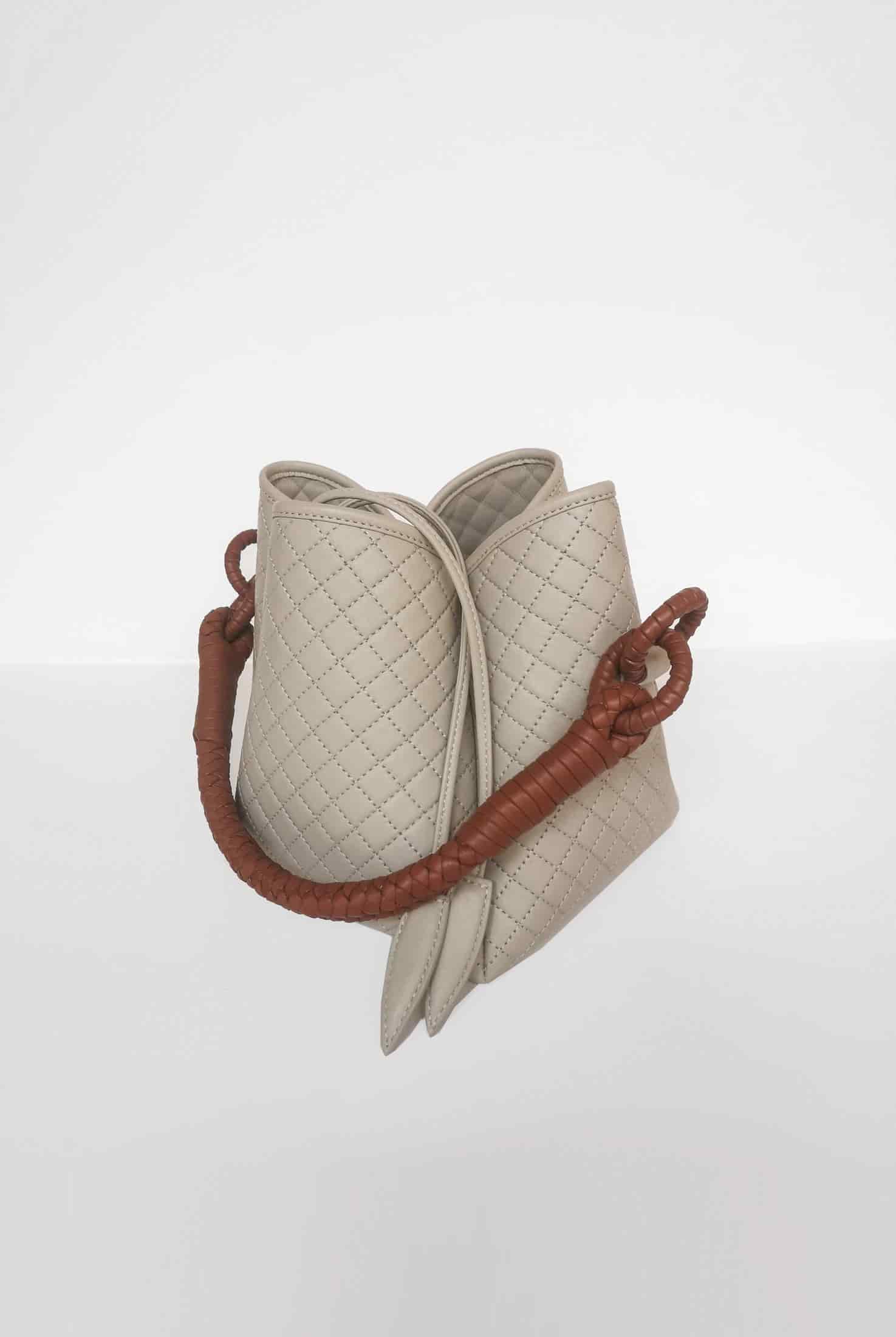 Tulip Mini Bucket Bag, Off-white & Brandy - miniatura 3