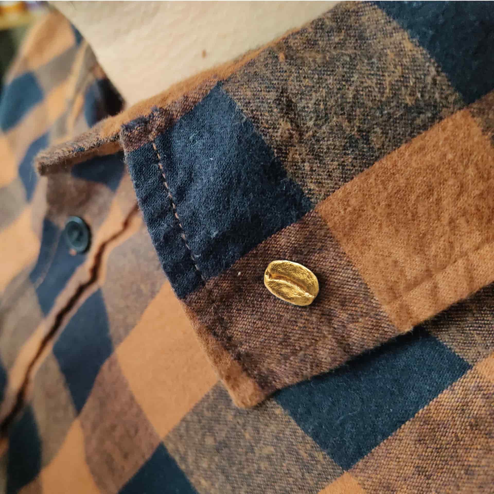 Pin Café Caturra en plata con baño de oro - miniatura 2