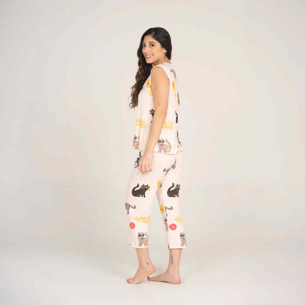 Conjunto de Pijama Pantalón Capri Gatuna. - miniatura 3