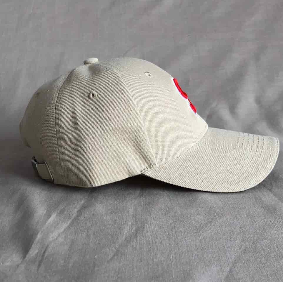 The Cap (Gorra) - miniatura 2