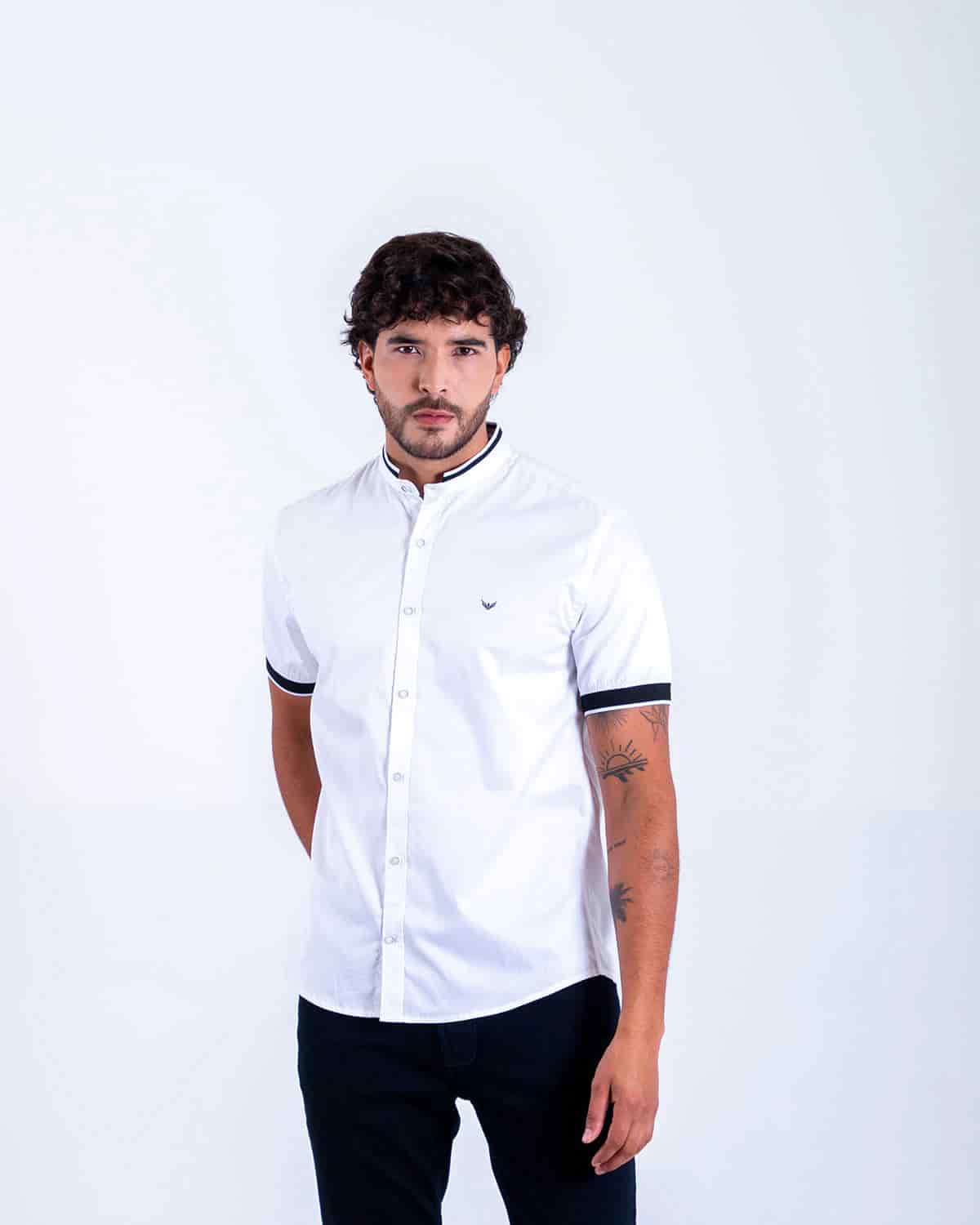 Camisa slim blanca manga corta para hombre - miniatura 1