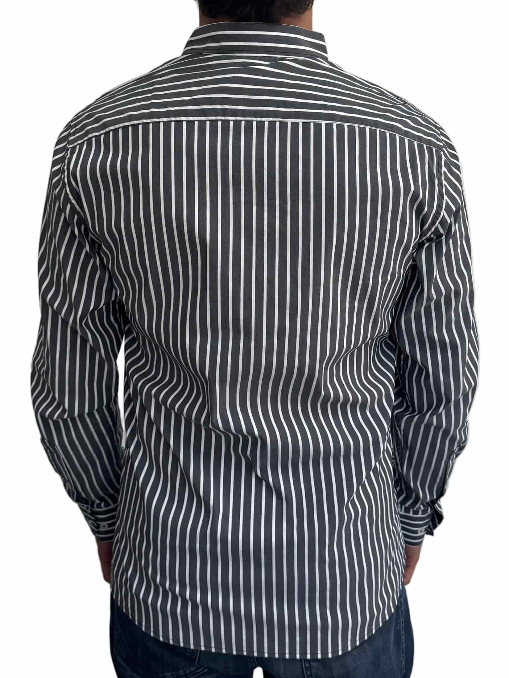 Camisa Gris Rayas Blancas A Negra - miniatura 2