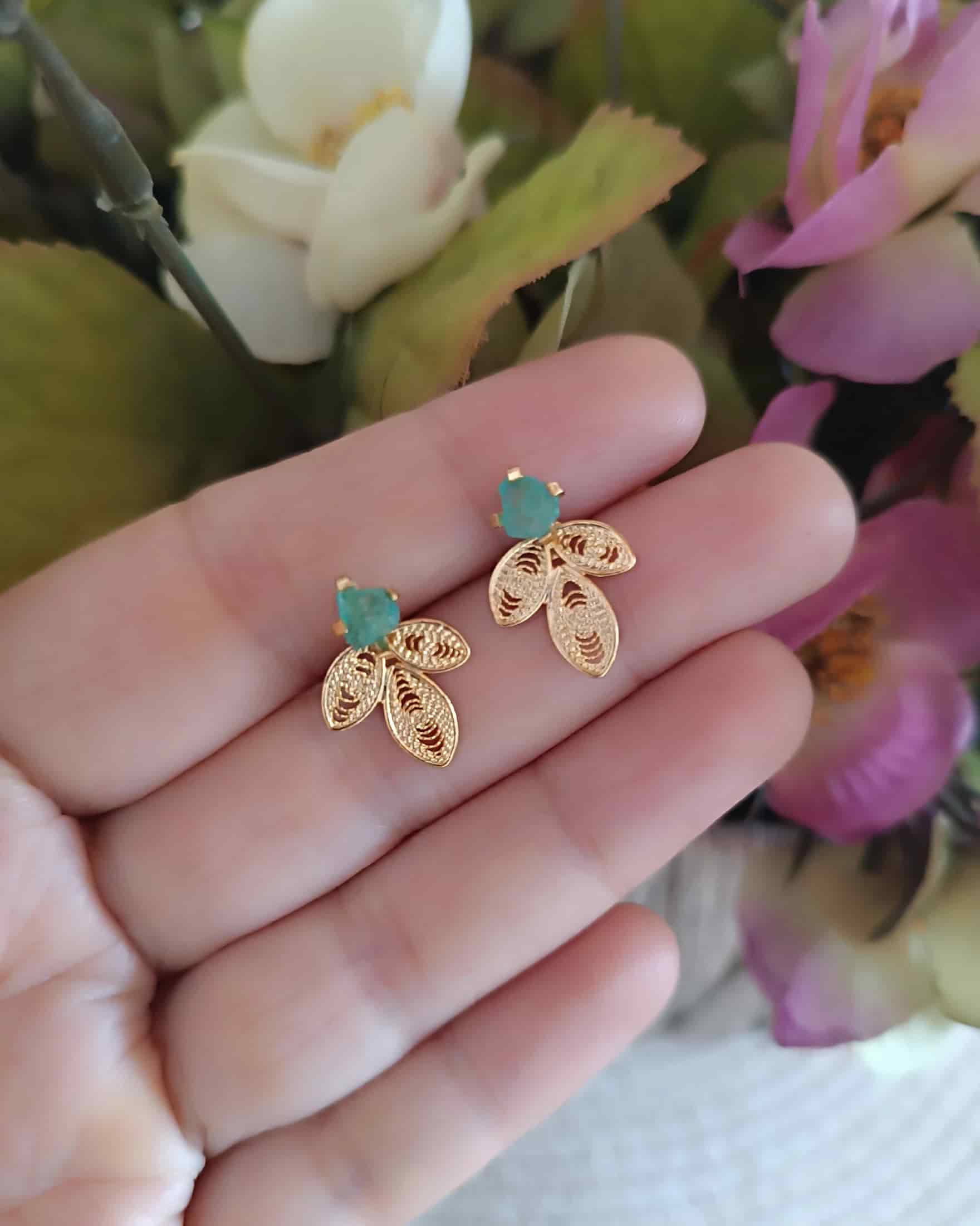 Aretes mini filigrana Tiffani con esmeralda - miniatura 5
