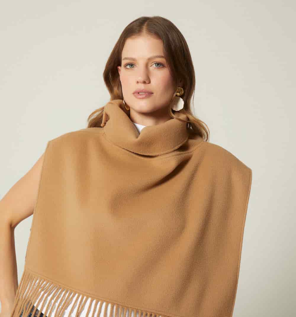 Poncho corto con flecos - miniatura 7
