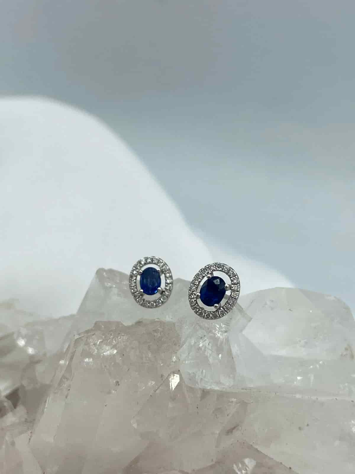 Aretes Zafiro ovalados con Diamantes en Oro Blanco 18 k - miniatura 2