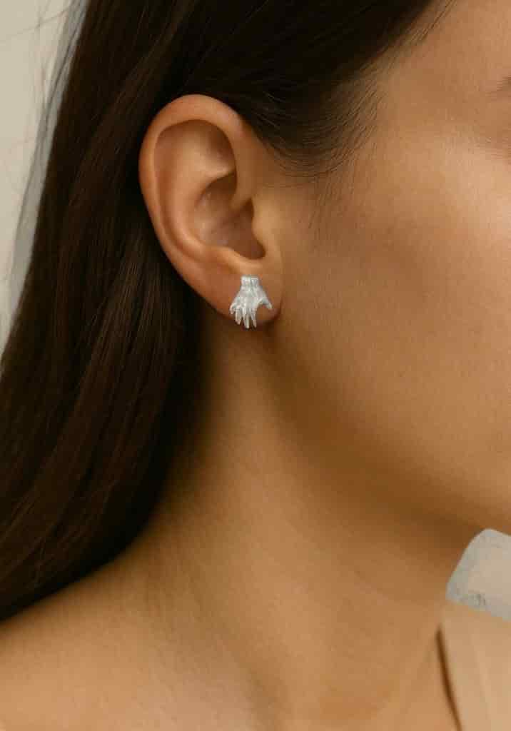 LITTLE HANDS EARRING PAIR - miniatura 2